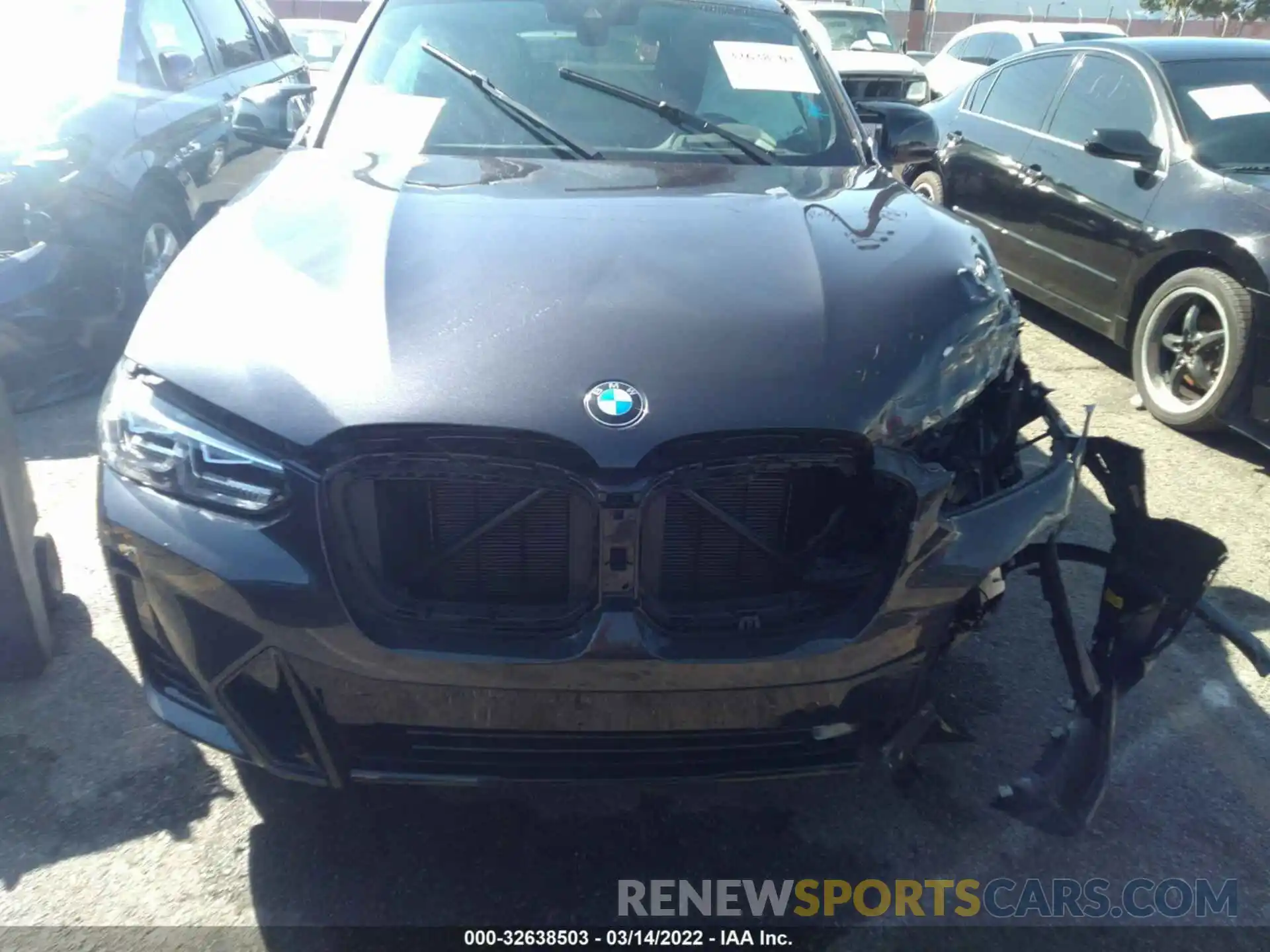 6 Photograph of a damaged car 5UX43DT08N9K07006 BMW X4 2022