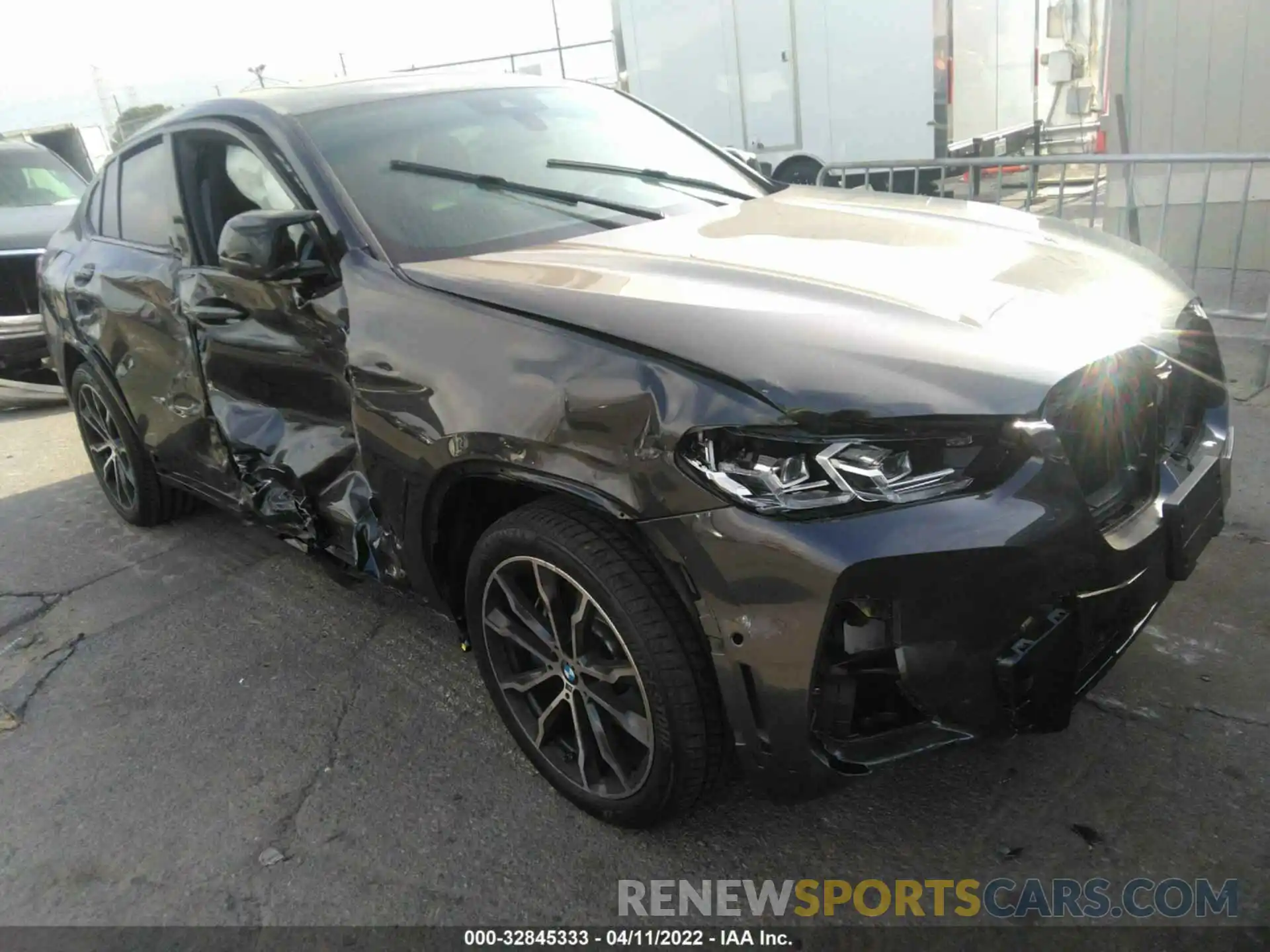 1 Photograph of a damaged car 5UX43DT09N9K12604 BMW X4 2022