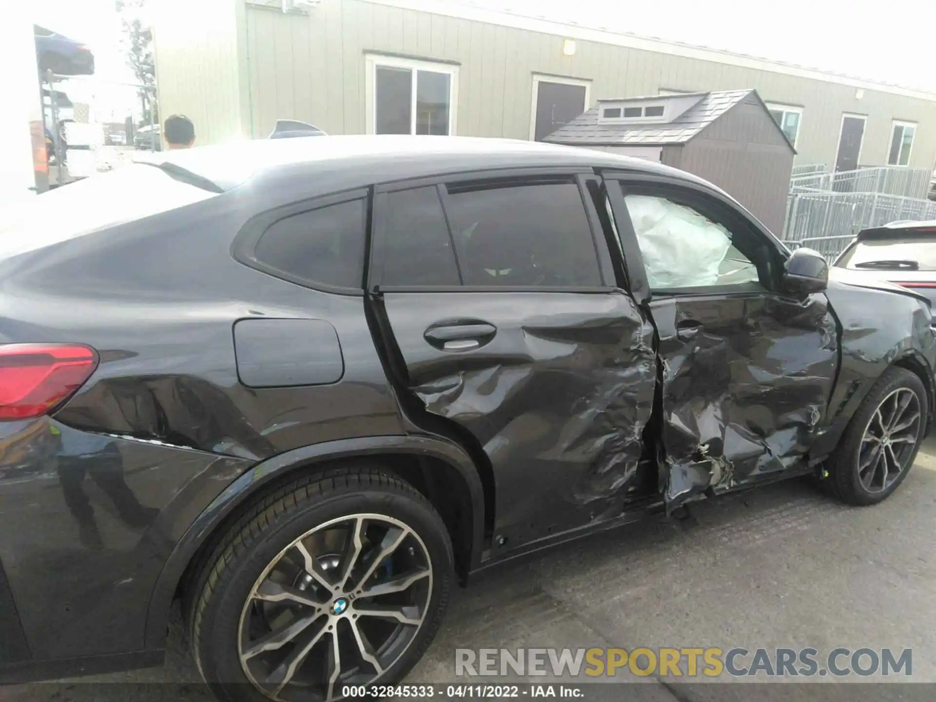 6 Photograph of a damaged car 5UX43DT09N9K12604 BMW X4 2022