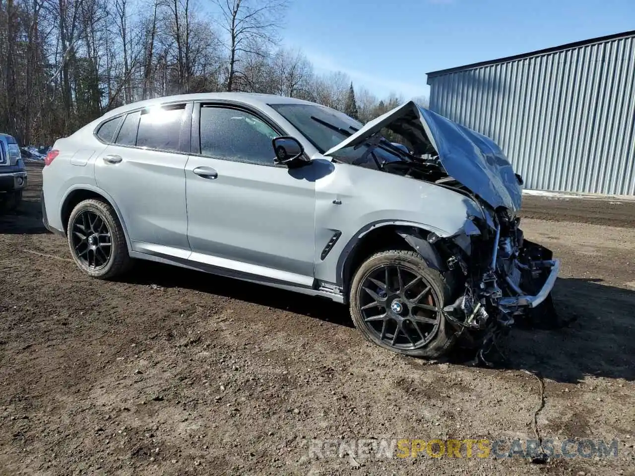 4 Photograph of a damaged car 5UX33DT03P9R88029 BMW X4 2023