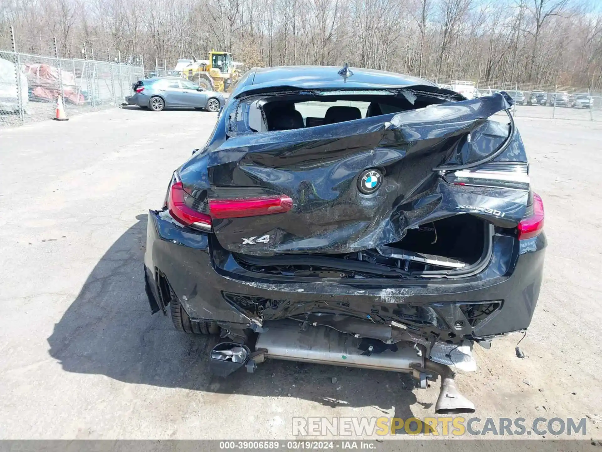 6 Photograph of a damaged car 5UX33DT04P9S55505 BMW X4 2023