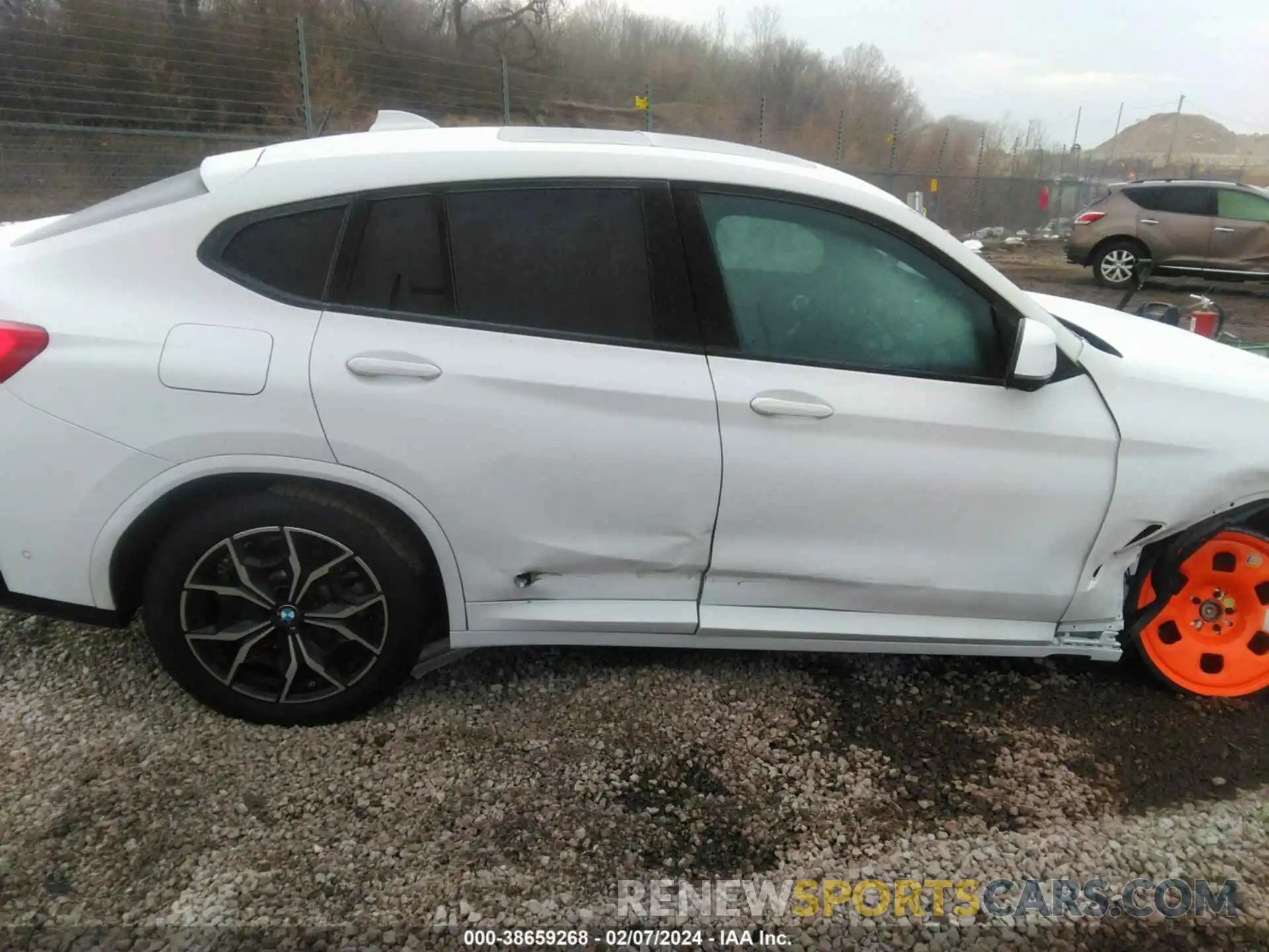 13 Photograph of a damaged car 5UX33DT07P9S71455 BMW X4 2023