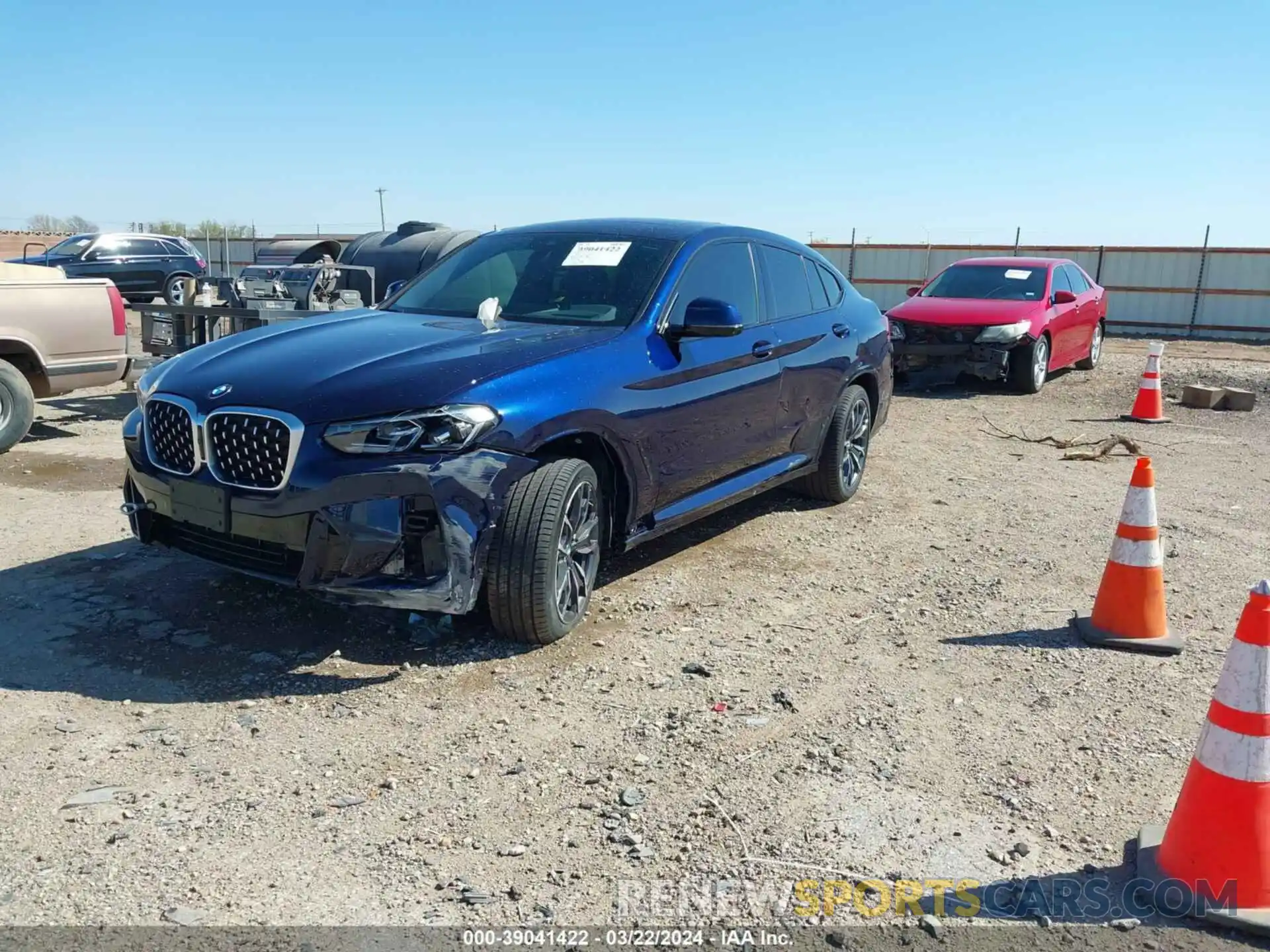 2 Photograph of a damaged car 5UX33DT07R9U33670 BMW X4 2024