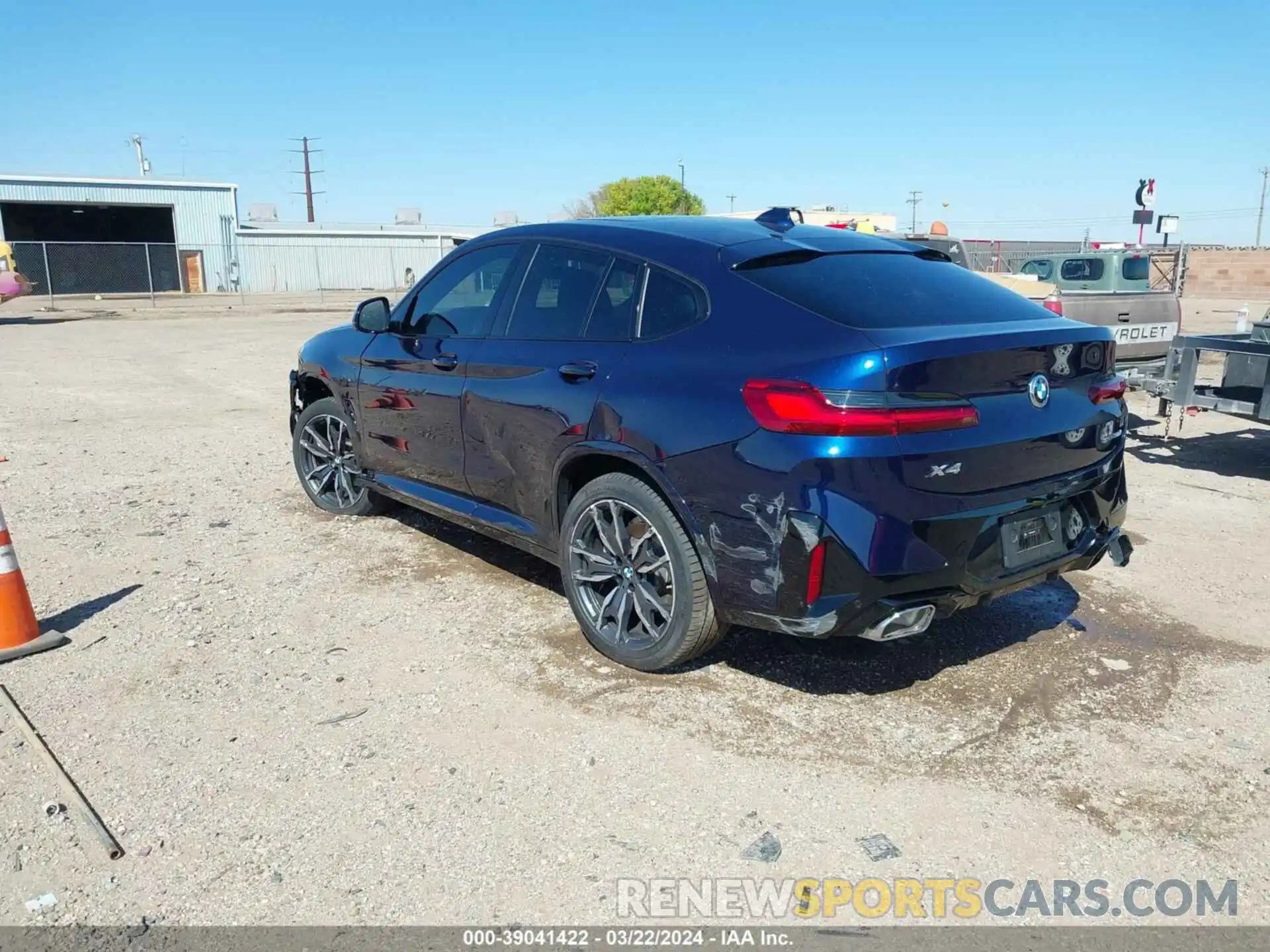 3 Photograph of a damaged car 5UX33DT07R9U33670 BMW X4 2024