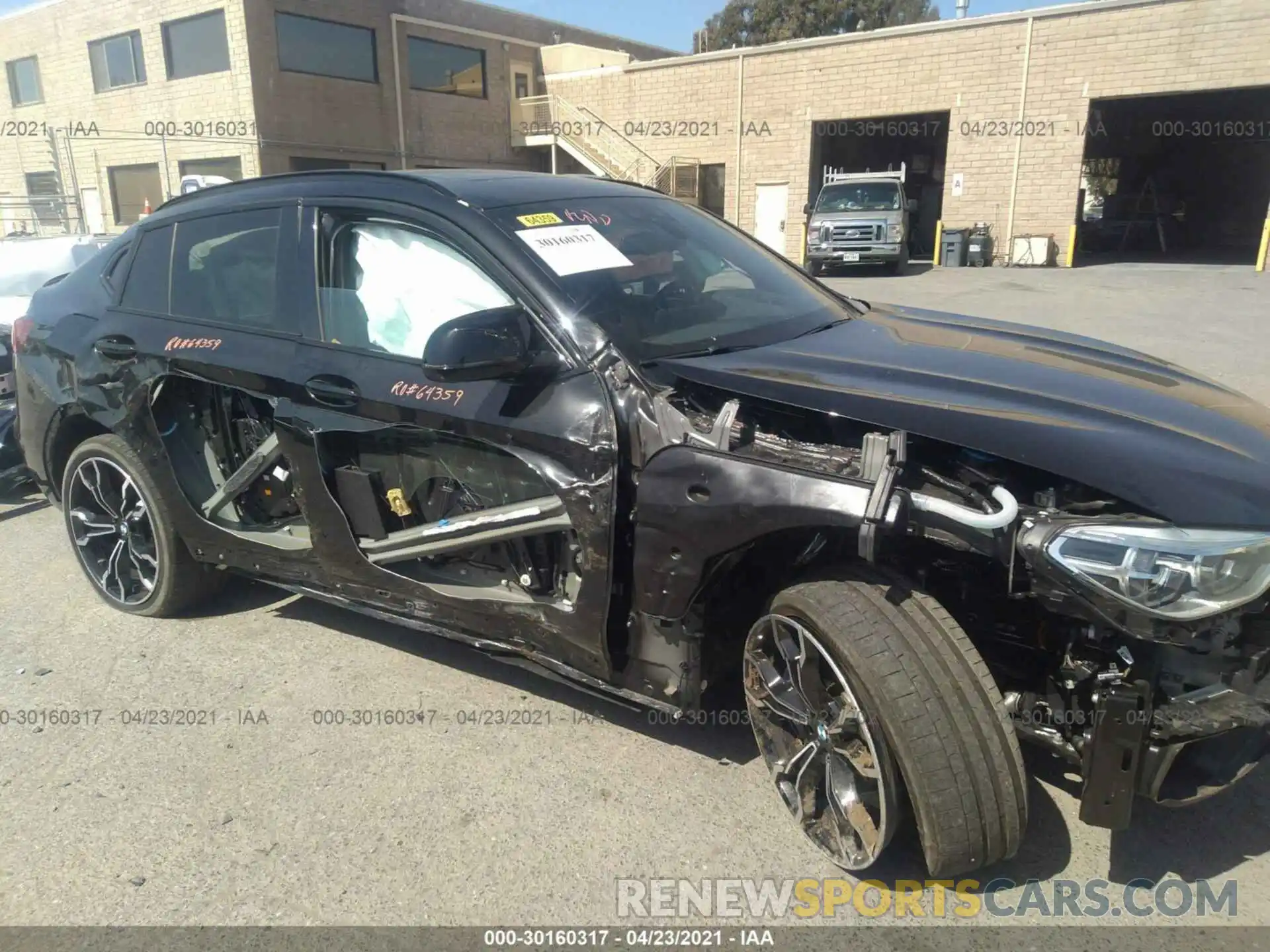 6 Photograph of a damaged car 5YMUJ0C05L9C17242 BMW X4 M 2020