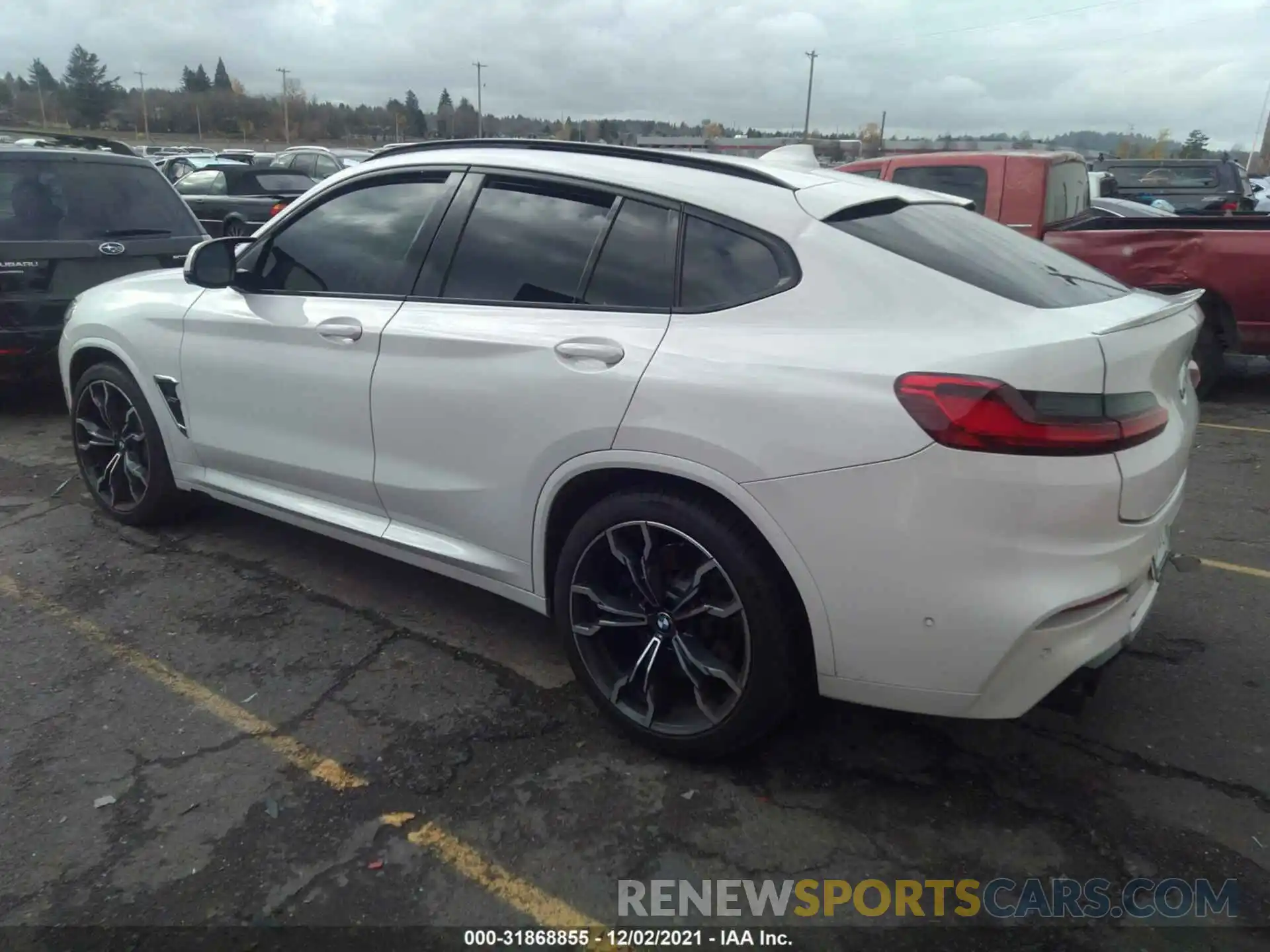 3 Photograph of a damaged car 5YMUJ0C06LLA99785 BMW X4 M 2020