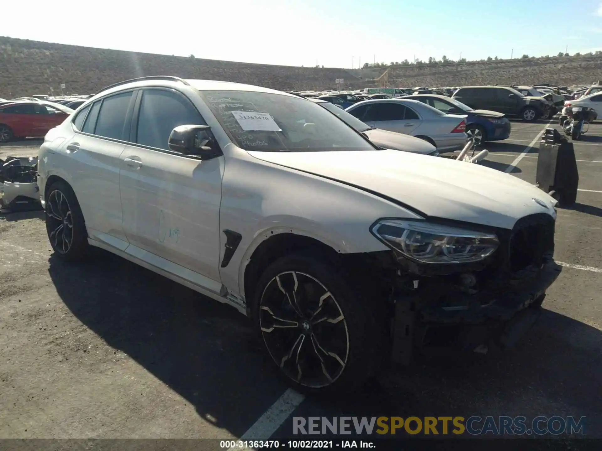 1 Photograph of a damaged car 5YMUJ0C08L9C41633 BMW X4 M 2020