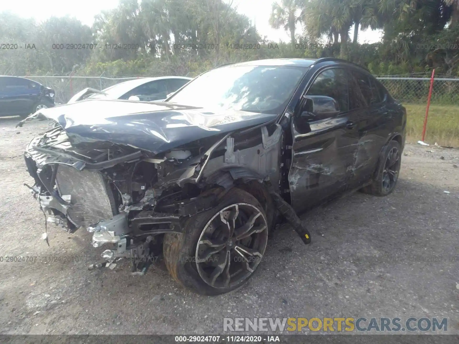 2 Photograph of a damaged car 5YMUJ0C0XL9B37130 BMW X4 M 2020