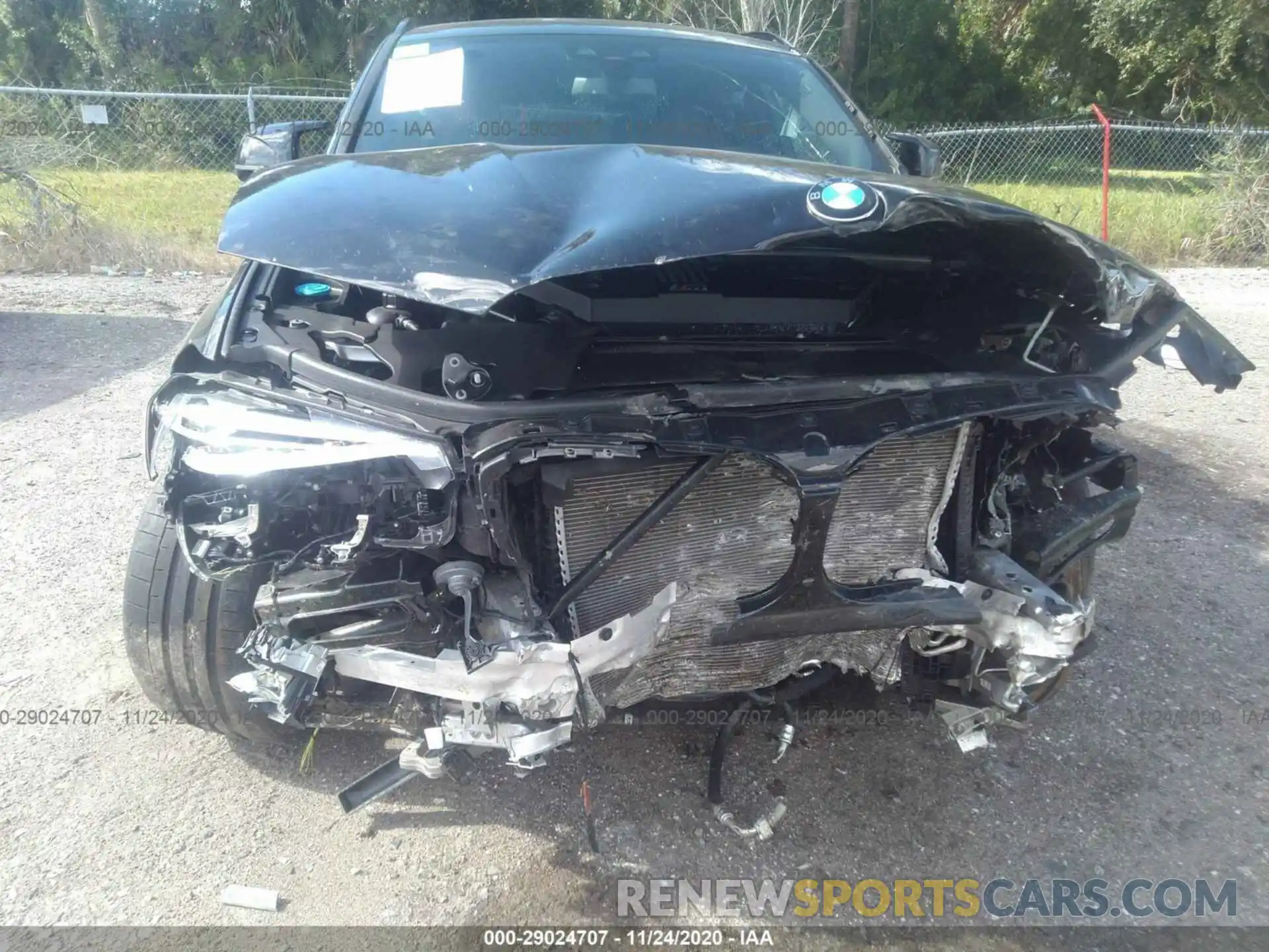 6 Photograph of a damaged car 5YMUJ0C0XL9B37130 BMW X4 M 2020