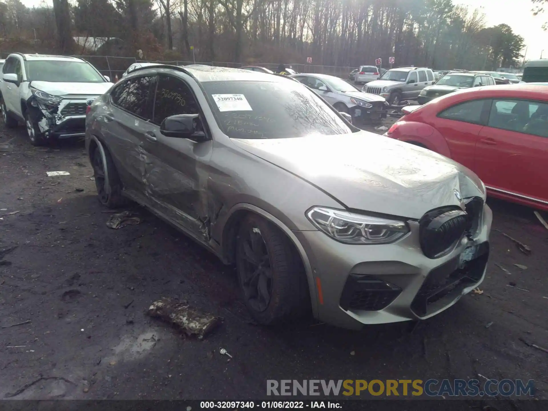 6 Photograph of a damaged car 5YMUJ0C04M9F18652 BMW X4 M 2021