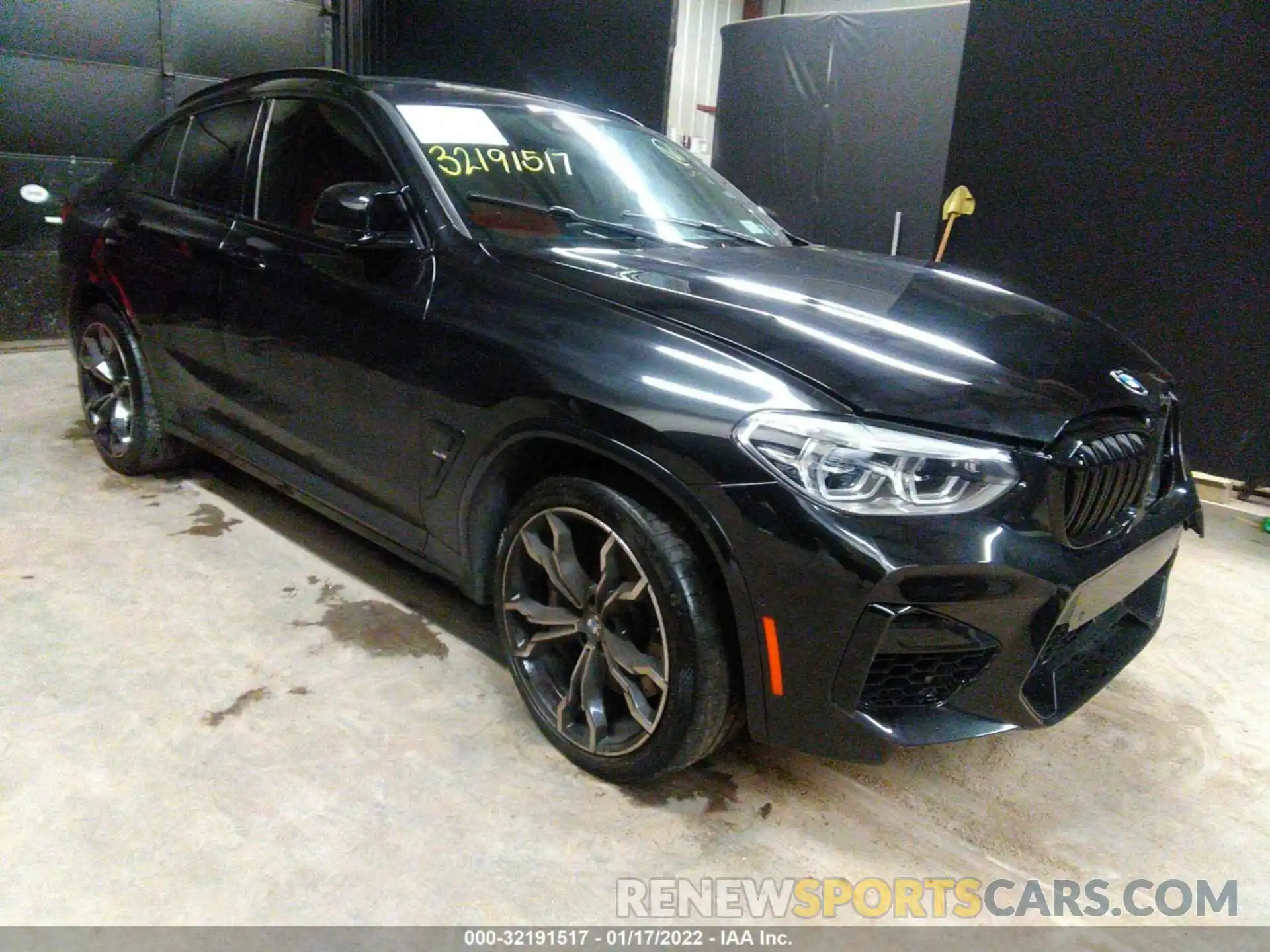 1 Photograph of a damaged car 5YMUJ0C04M9F20899 BMW X4 M 2021