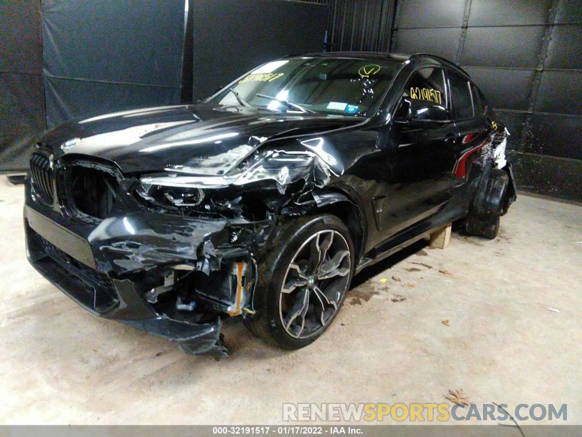 2 Photograph of a damaged car 5YMUJ0C04M9F20899 BMW X4 M 2021