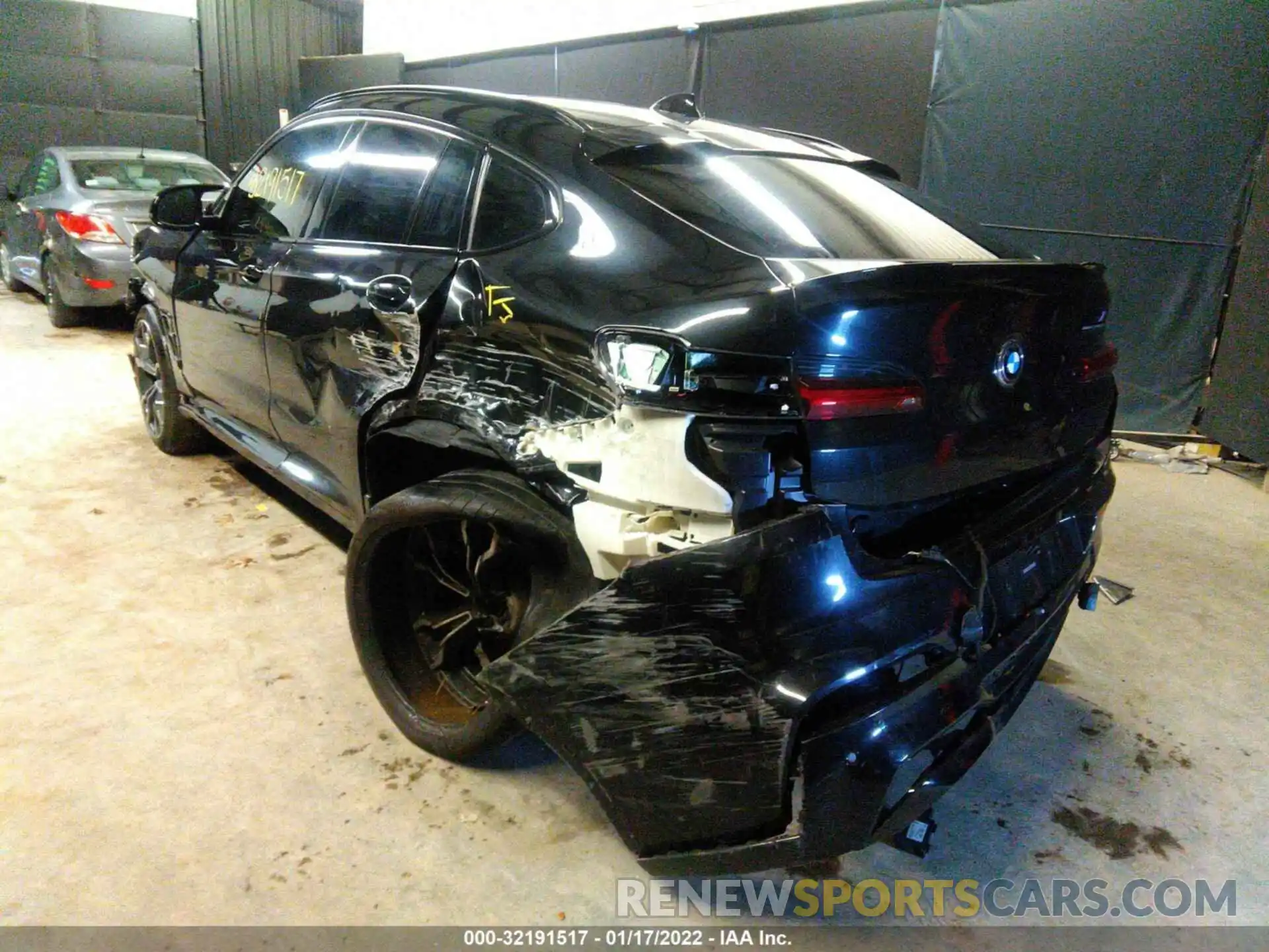 6 Photograph of a damaged car 5YMUJ0C04M9F20899 BMW X4 M 2021