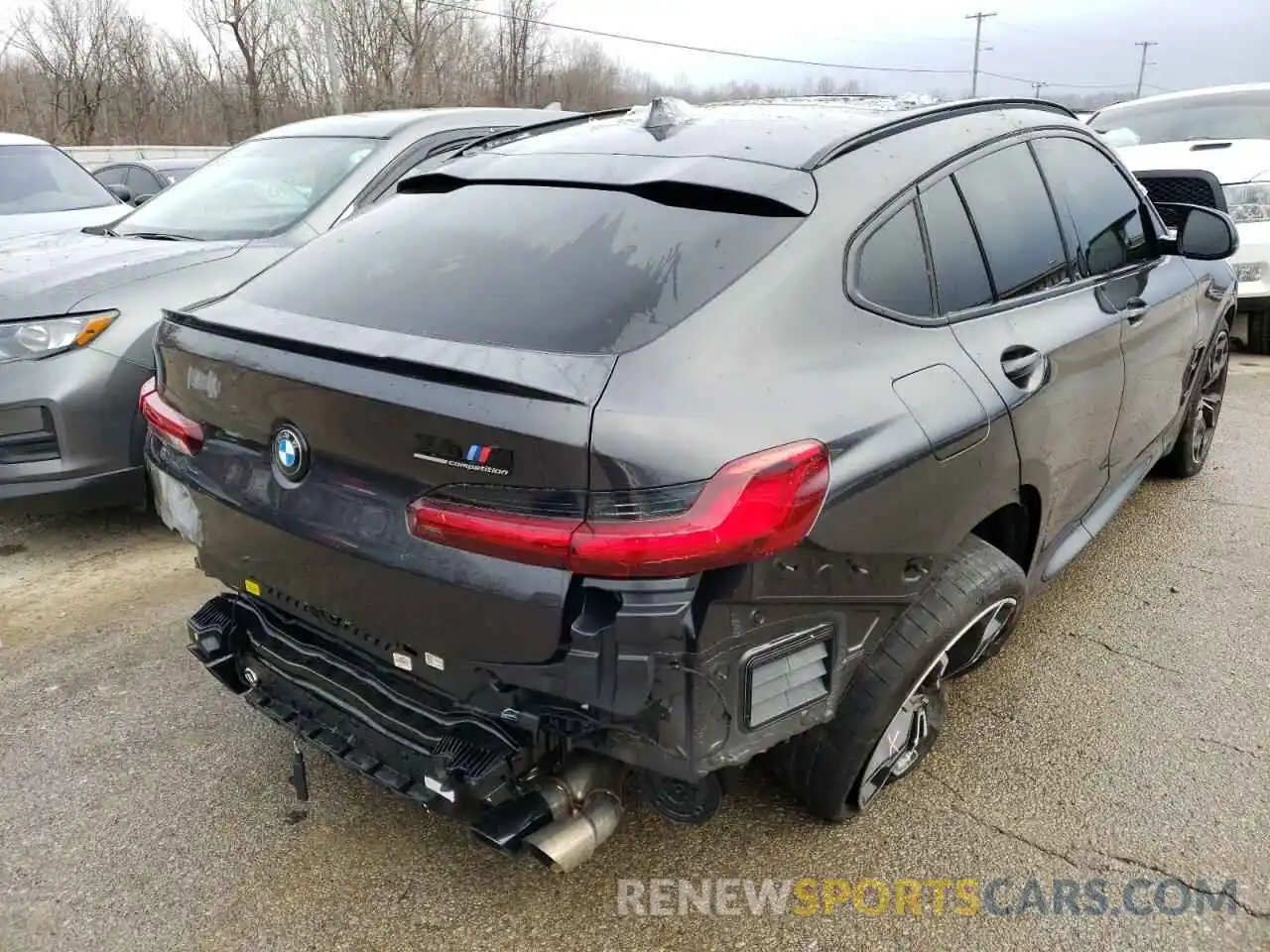 4 Photograph of a damaged car 5YM23EC00N9J50841 BMW X4 M 2022