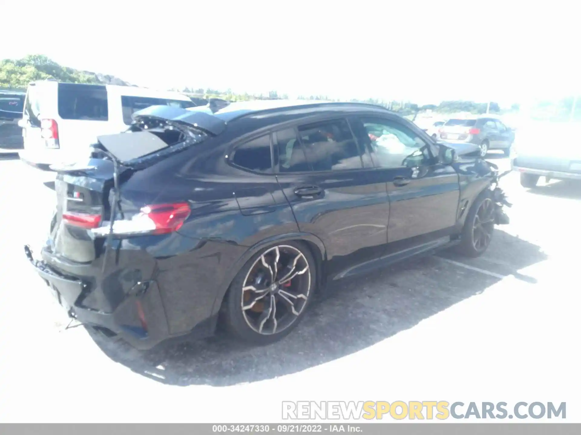 4 Photograph of a damaged car 5YM23EC00N9K58893 BMW X4 M 2022