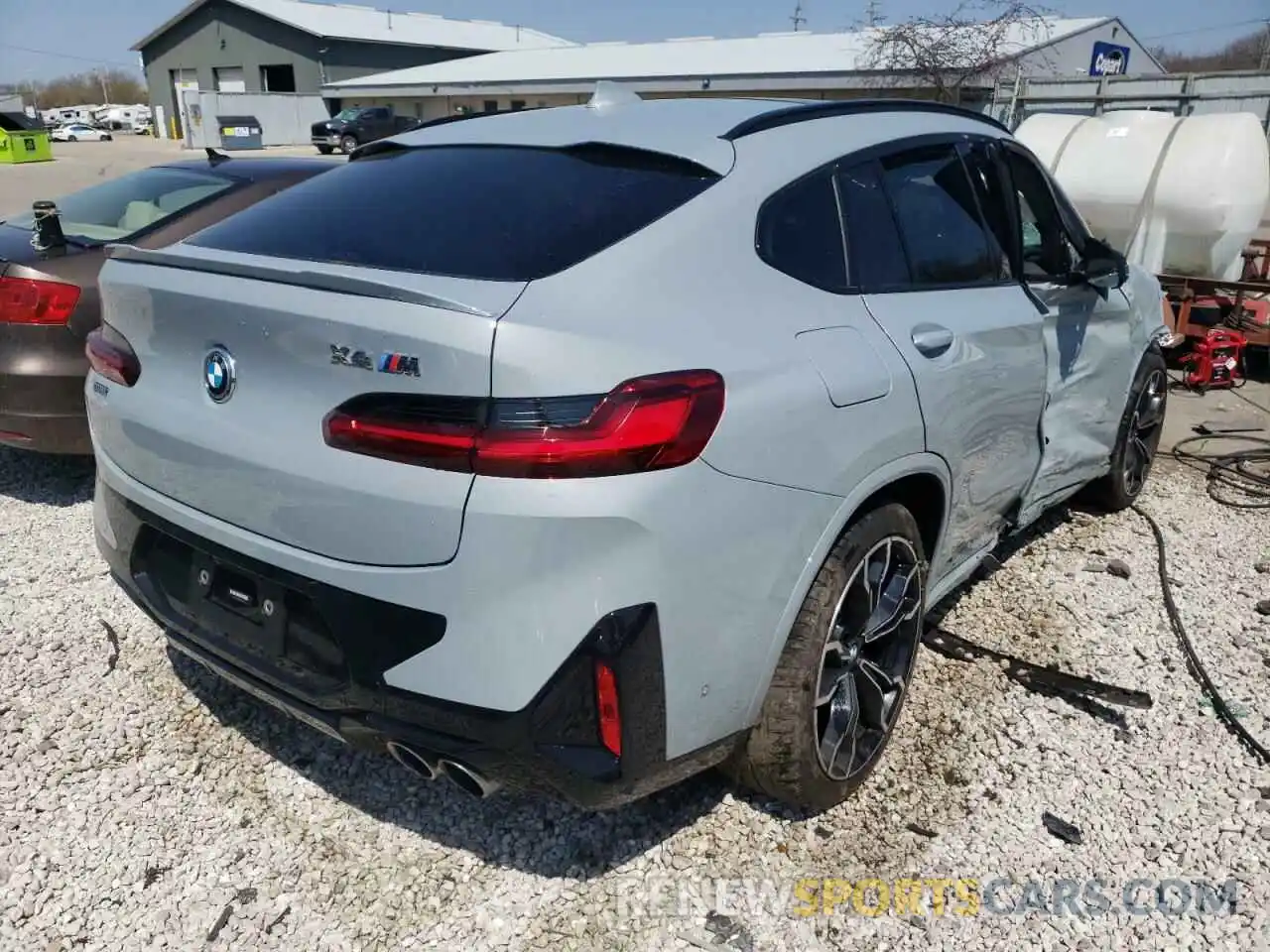 4 Photograph of a damaged car 5YM23EC08N9J24584 BMW X4 M 2022