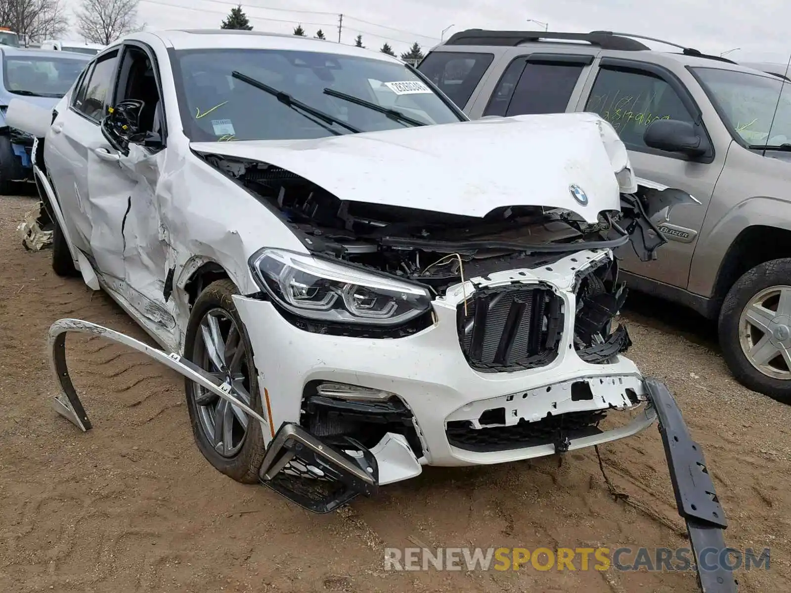 1 Photograph of a damaged car 5UXUJ5C55KLJ62550 BMW X4 M40I 2019