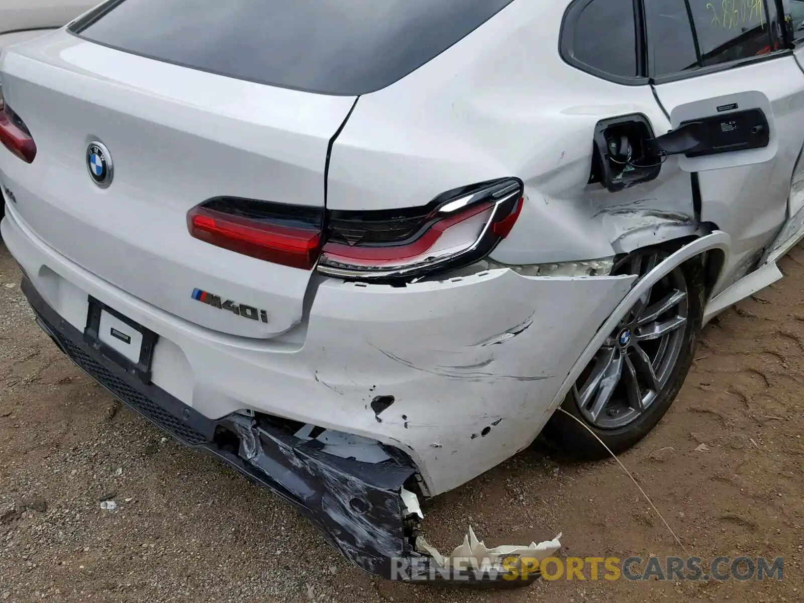9 Photograph of a damaged car 5UXUJ5C55KLJ62550 BMW X4 M40I 2019