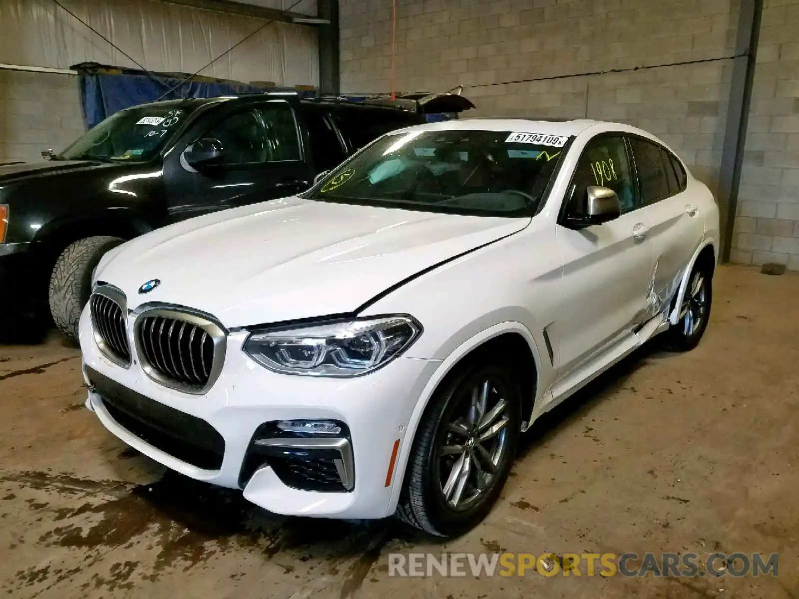 2 Фотография поврежденного автомобиля 5UXUJ5C56K9A32745 BMW X4 M40I 2019