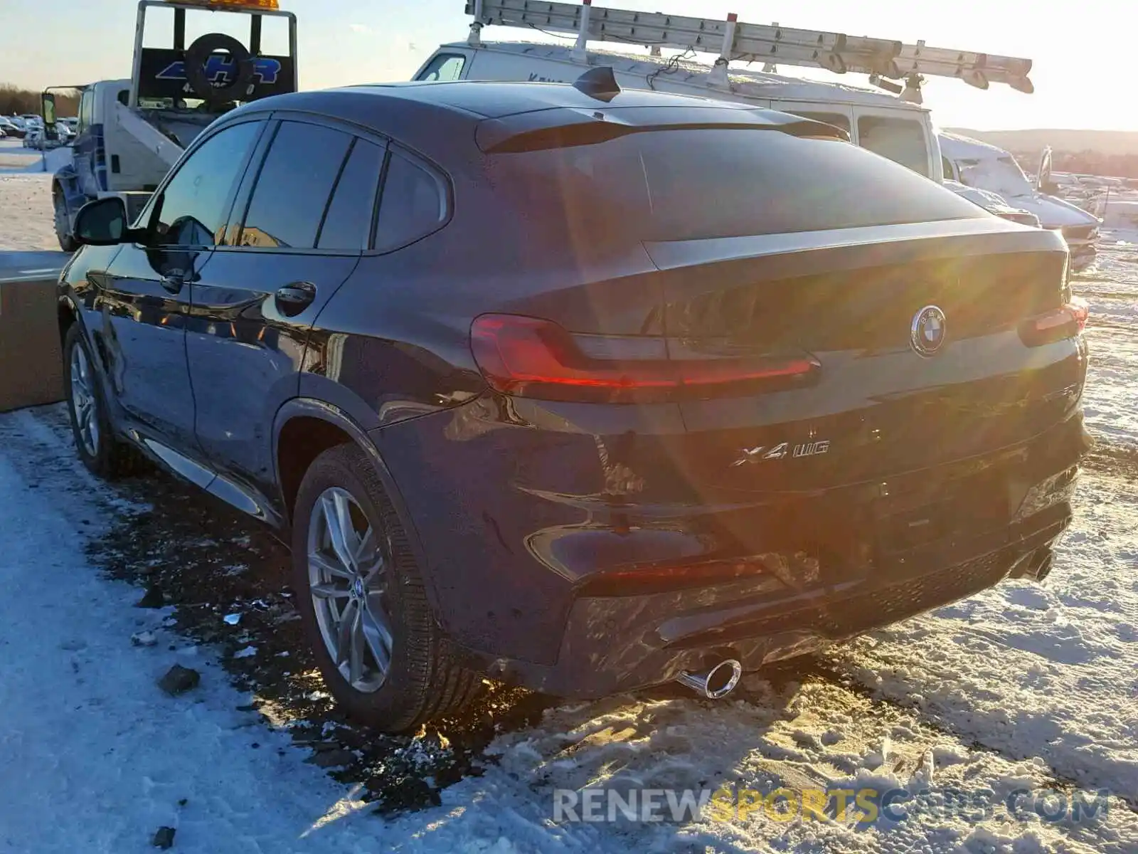 3 Photograph of a damaged car 5UXUJ3C55KLG53174 BMW X4 XDRIVE3 2019