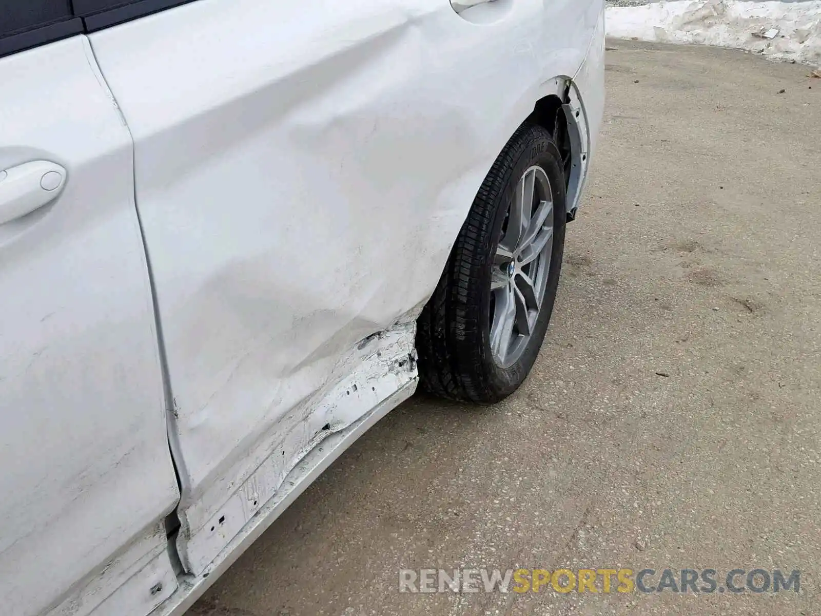 9 Photograph of a damaged car 5UXUJ3C58KLA58402 BMW X4 XDRIVE3 2019