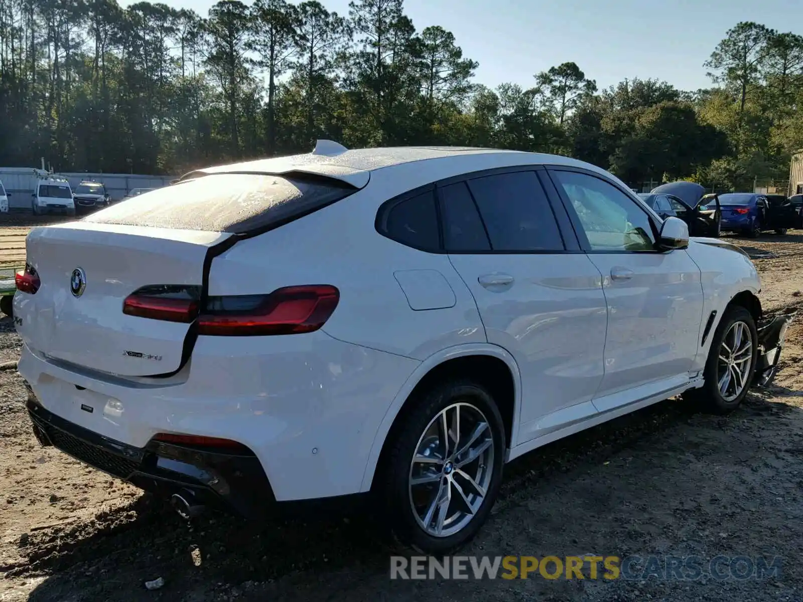 4 Photograph of a damaged car 5UXUJ3C59KLG51945 BMW X4 XDRIVE3 2019