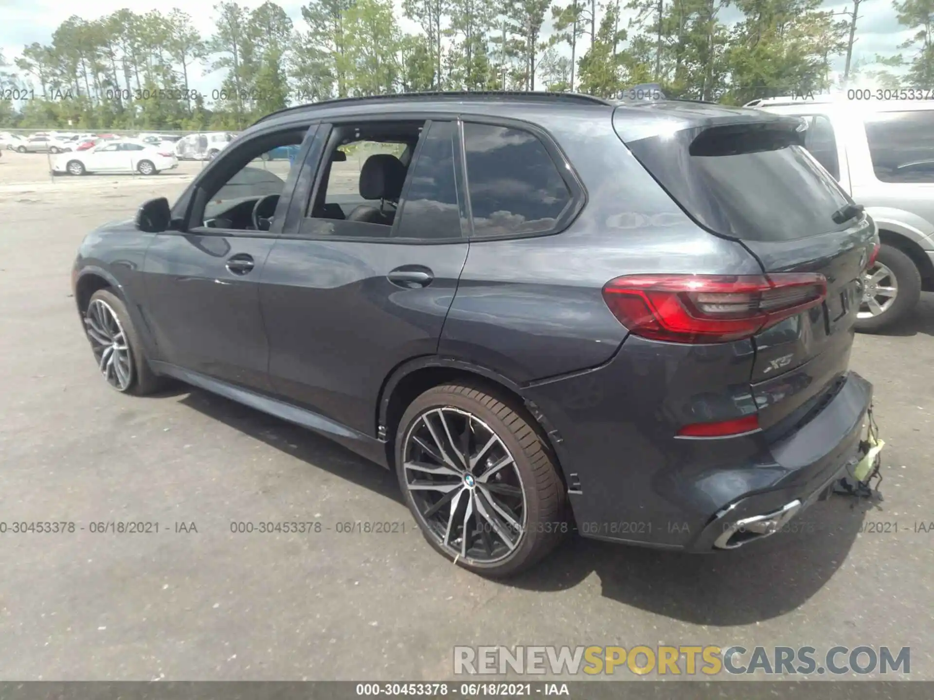 3 Photograph of a damaged car 5UXCR6C50KLB12202 BMW X5 2019