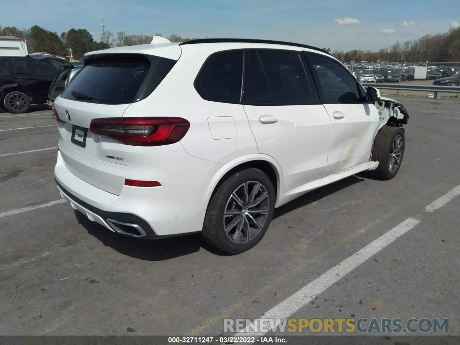 4 Photograph of a damaged car 5UXCR6C50KLK79382 BMW X5 2019