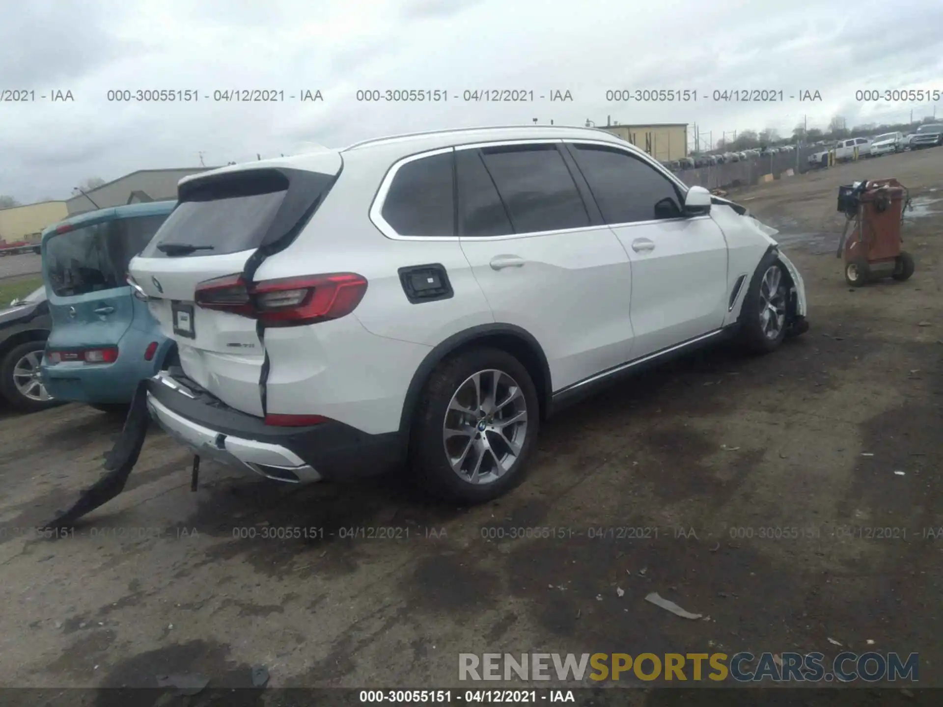 4 Photograph of a damaged car 5UXCR6C50KLK87479 BMW X5 2019