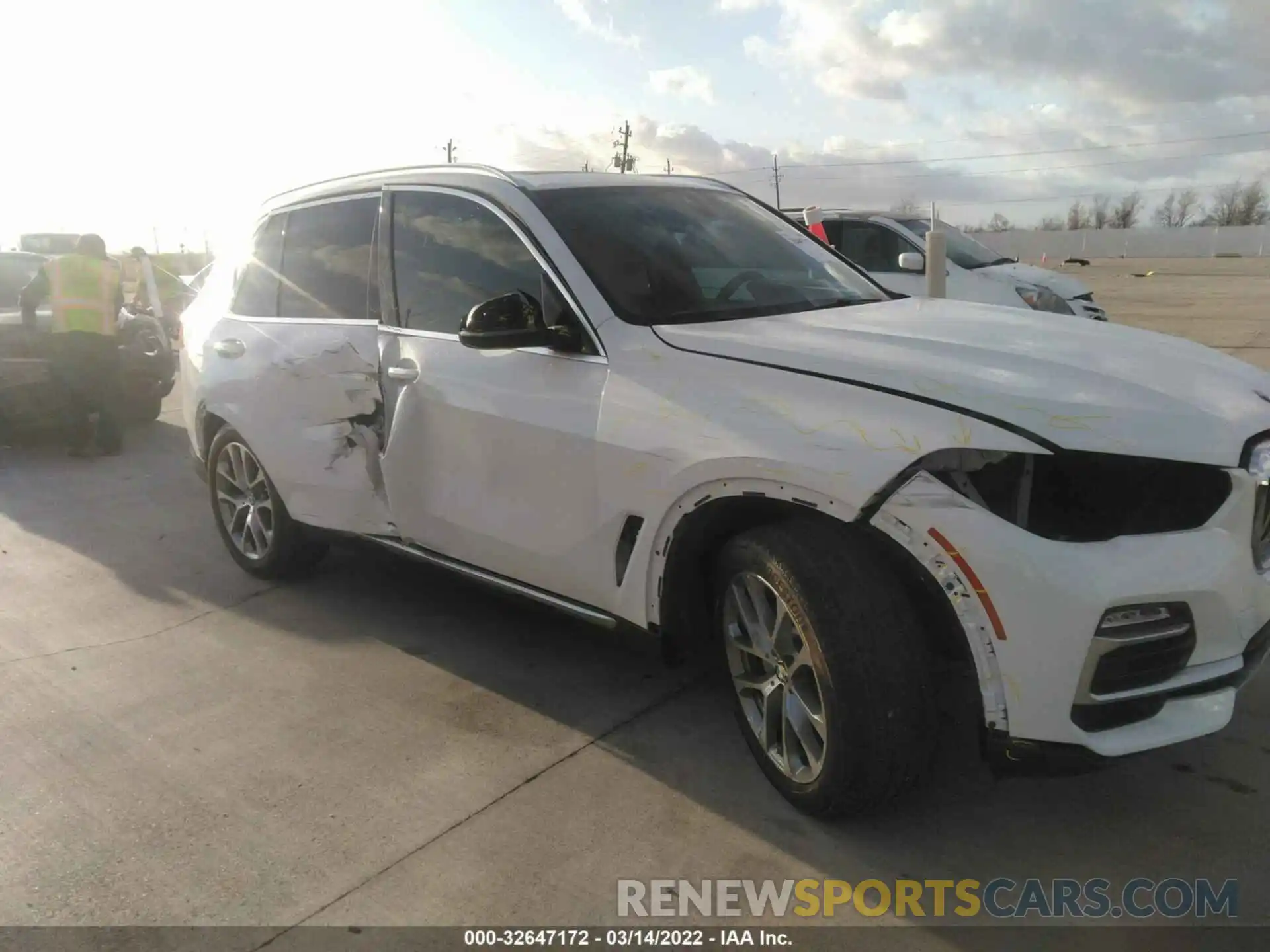 6 Photograph of a damaged car 5UXCR6C50KLL10758 BMW X5 2019