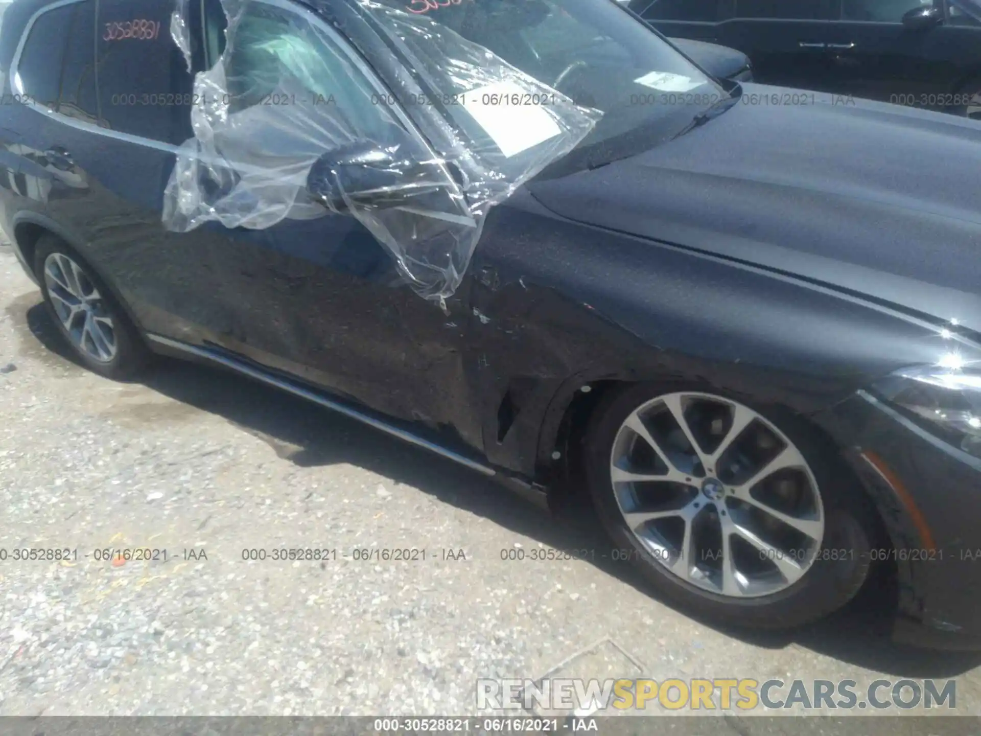 6 Photograph of a damaged car 5UXCR6C50KLL11019 BMW X5 2019