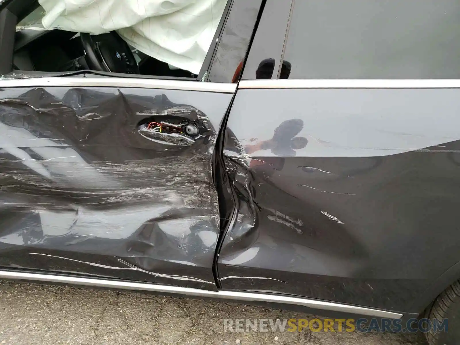 10 Photograph of a damaged car 5UXCR6C50KLL13952 BMW X5 2019
