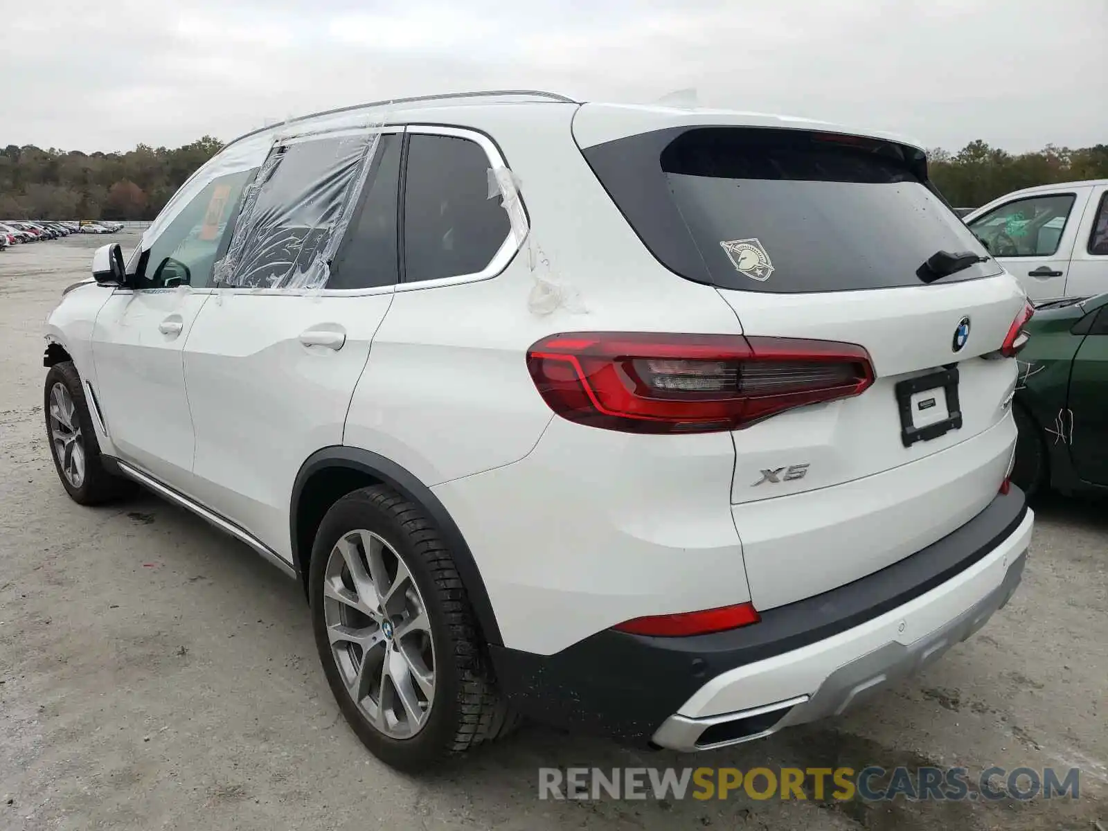 3 Photograph of a damaged car 5UXCR6C50KLL21050 BMW X5 2019