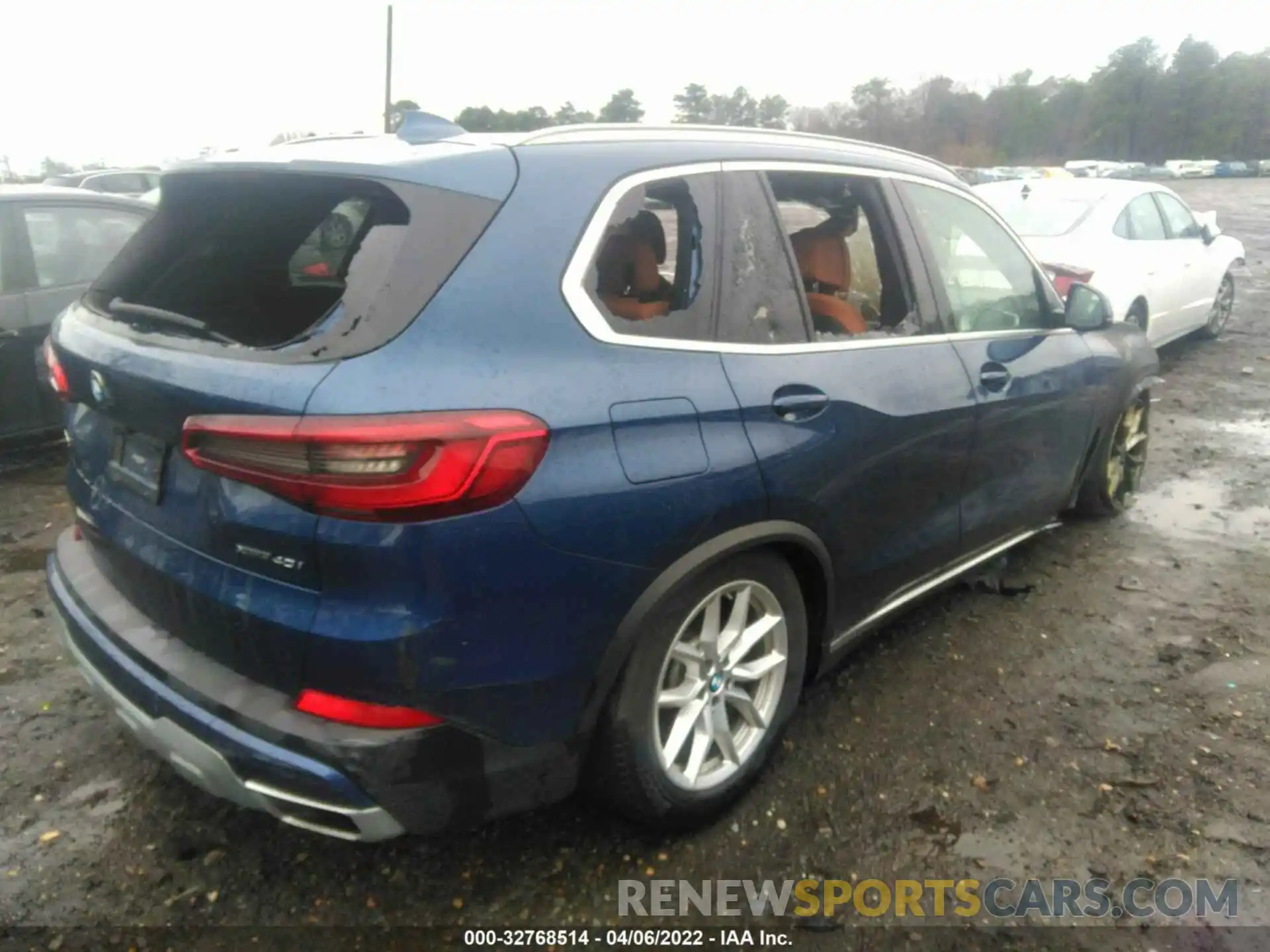 4 Photograph of a damaged car 5UXCR6C50KLL27074 BMW X5 2019