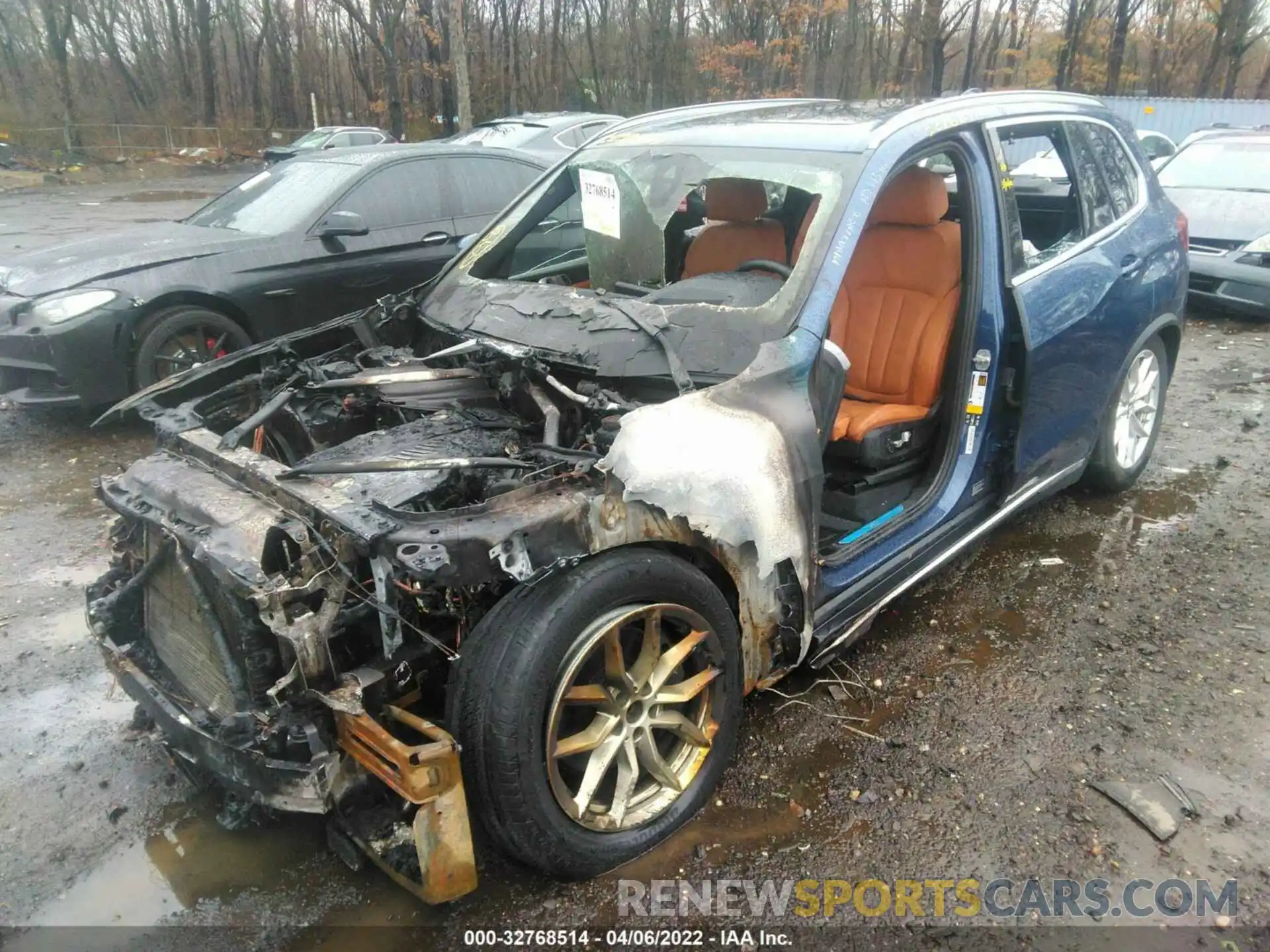 6 Photograph of a damaged car 5UXCR6C50KLL27074 BMW X5 2019