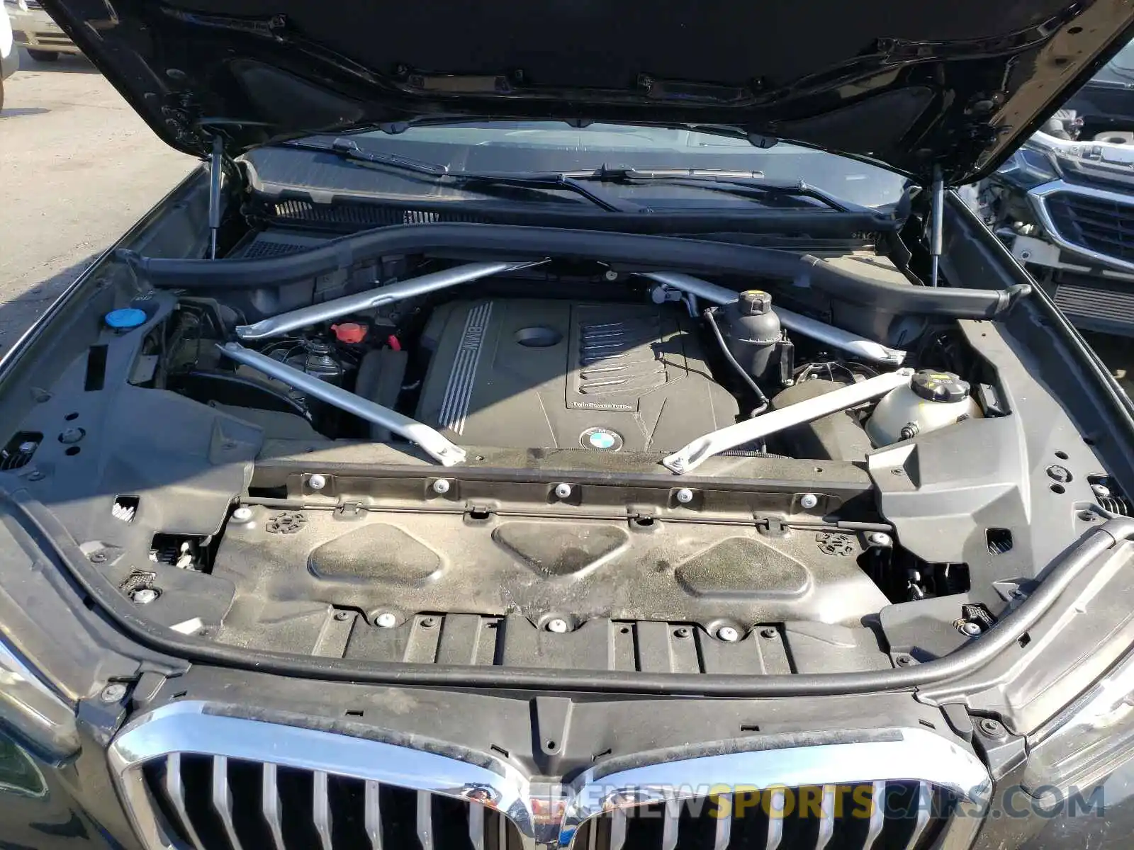 7 Photograph of a damaged car 5UXCR6C50KLL35157 BMW X5 2019