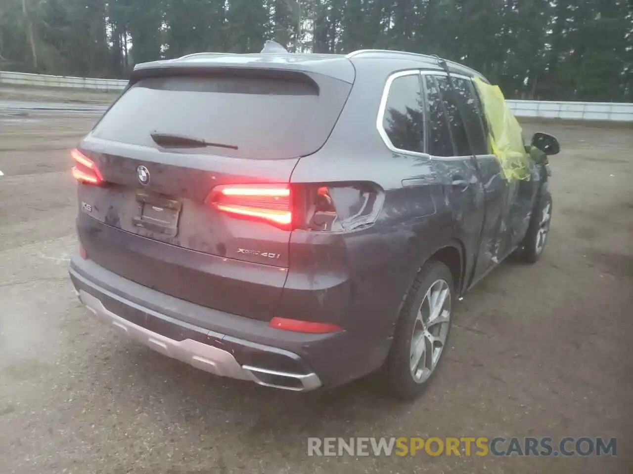 4 Photograph of a damaged car 5UXCR6C50KLL40648 BMW X5 2019