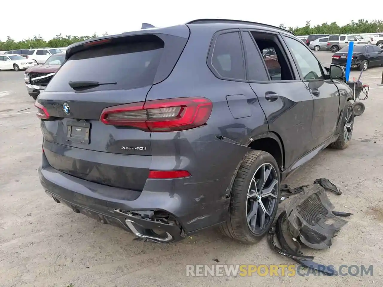 4 Photograph of a damaged car 5UXCR6C51KLK82954 BMW X5 2019