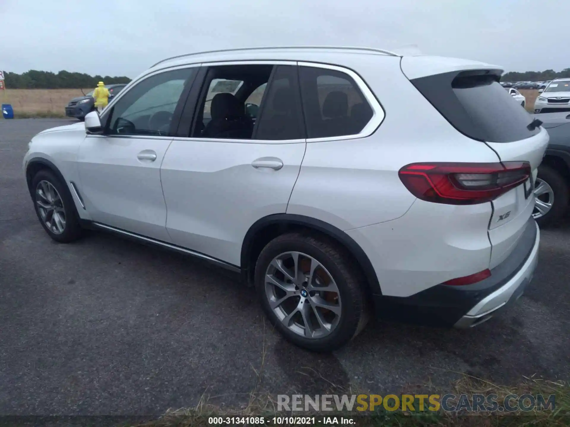 3 Photograph of a damaged car 5UXCR6C51KLL03107 BMW X5 2019