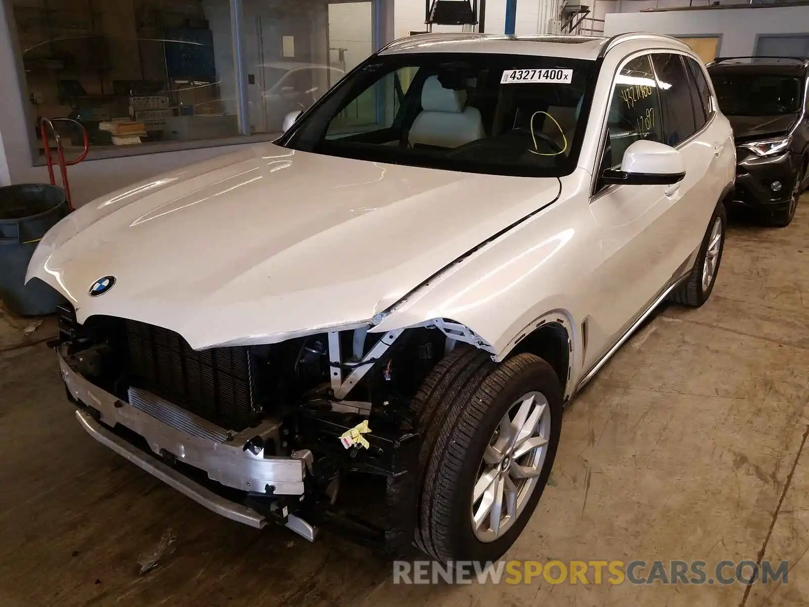 2 Photograph of a damaged car 5UXCR6C52KLK86172 BMW X5 2019