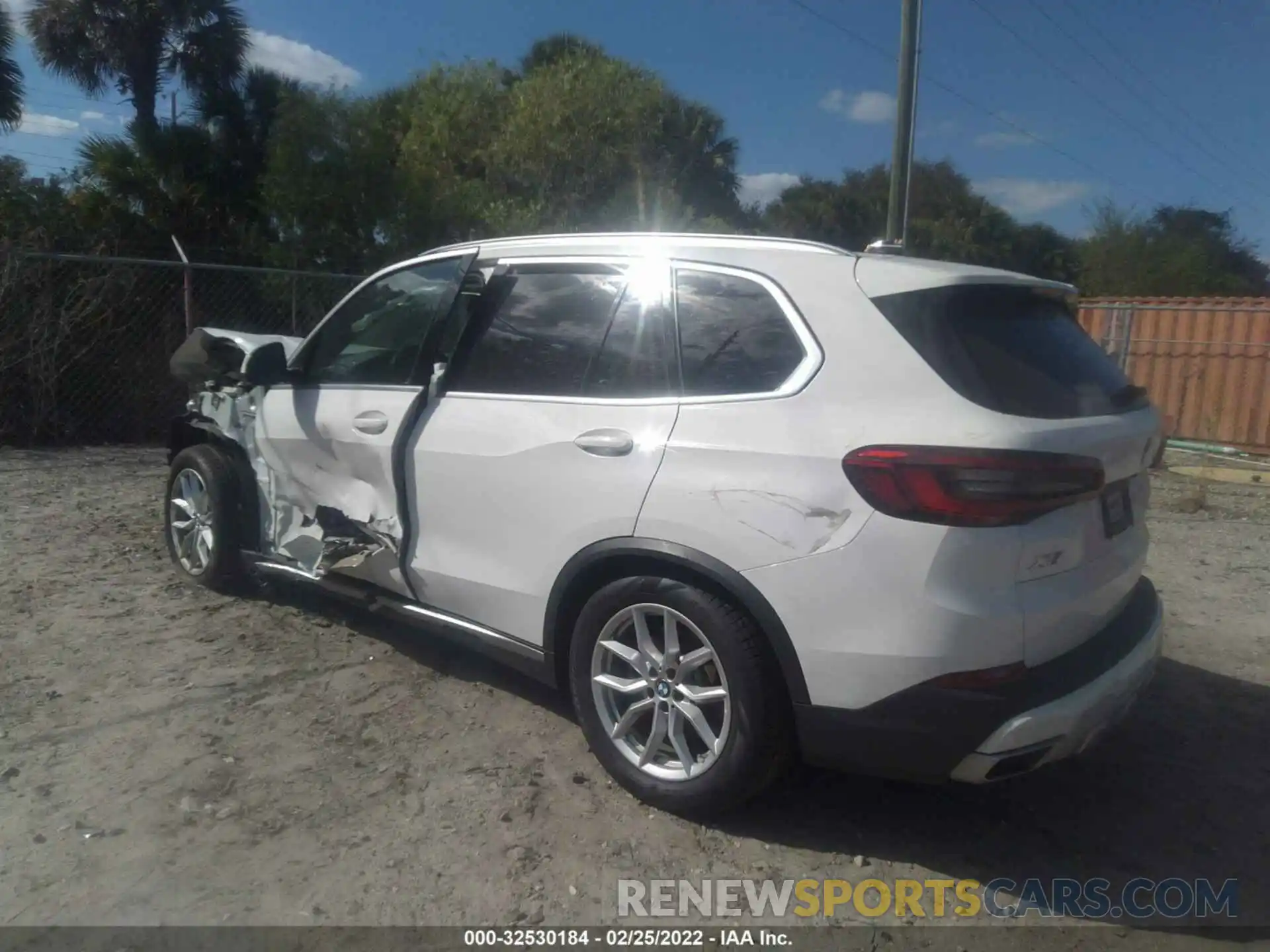 3 Photograph of a damaged car 5UXCR6C52KLK87743 BMW X5 2019