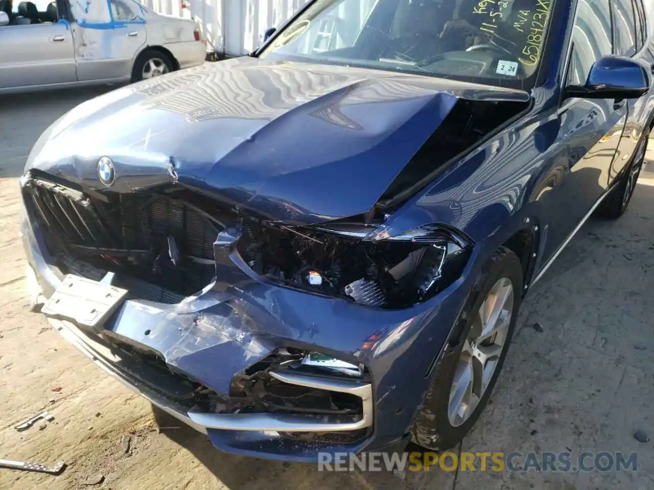 9 Photograph of a damaged car 5UXCR6C52KLL09255 BMW X5 2019