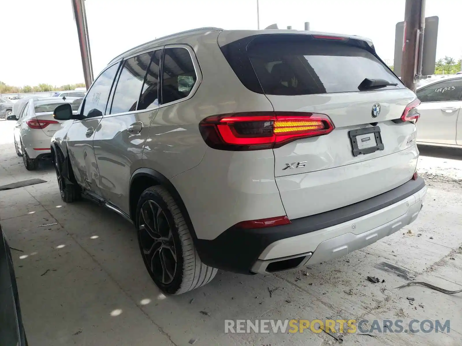 3 Фотография поврежденного автомобиля 5UXCR6C52KLL13287 BMW X5 2019