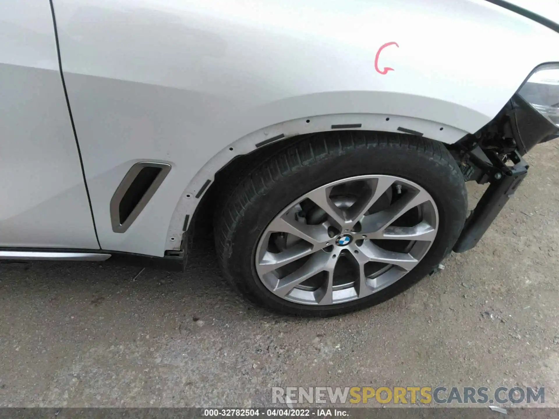 14 Photograph of a damaged car 5UXCR6C52KLL36455 BMW X5 2019