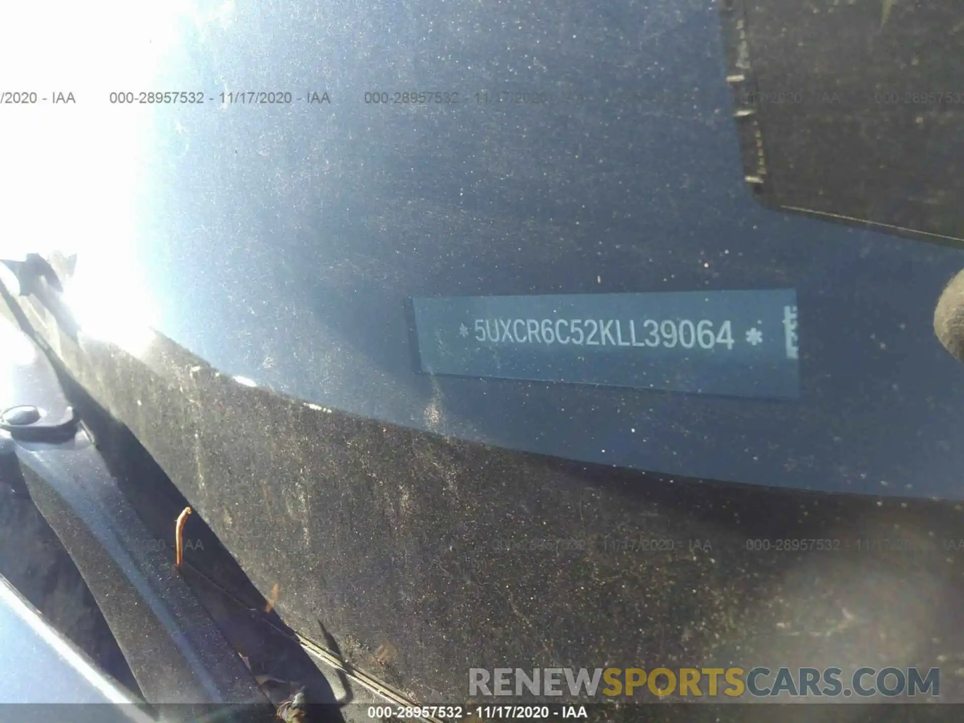 9 Photograph of a damaged car 5UXCR6C52KLL39064 BMW X5 2019