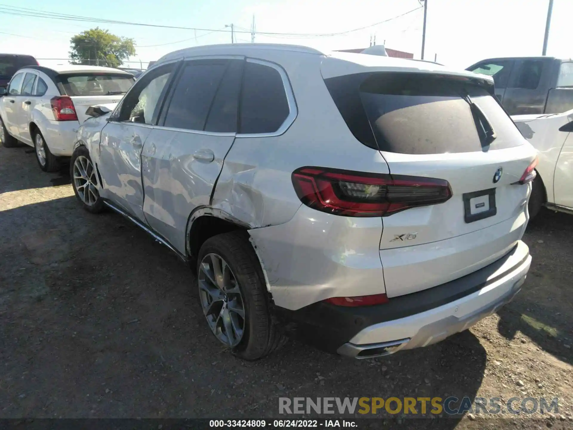 3 Photograph of a damaged car 5UXCR6C52KLL51571 BMW X5 2019