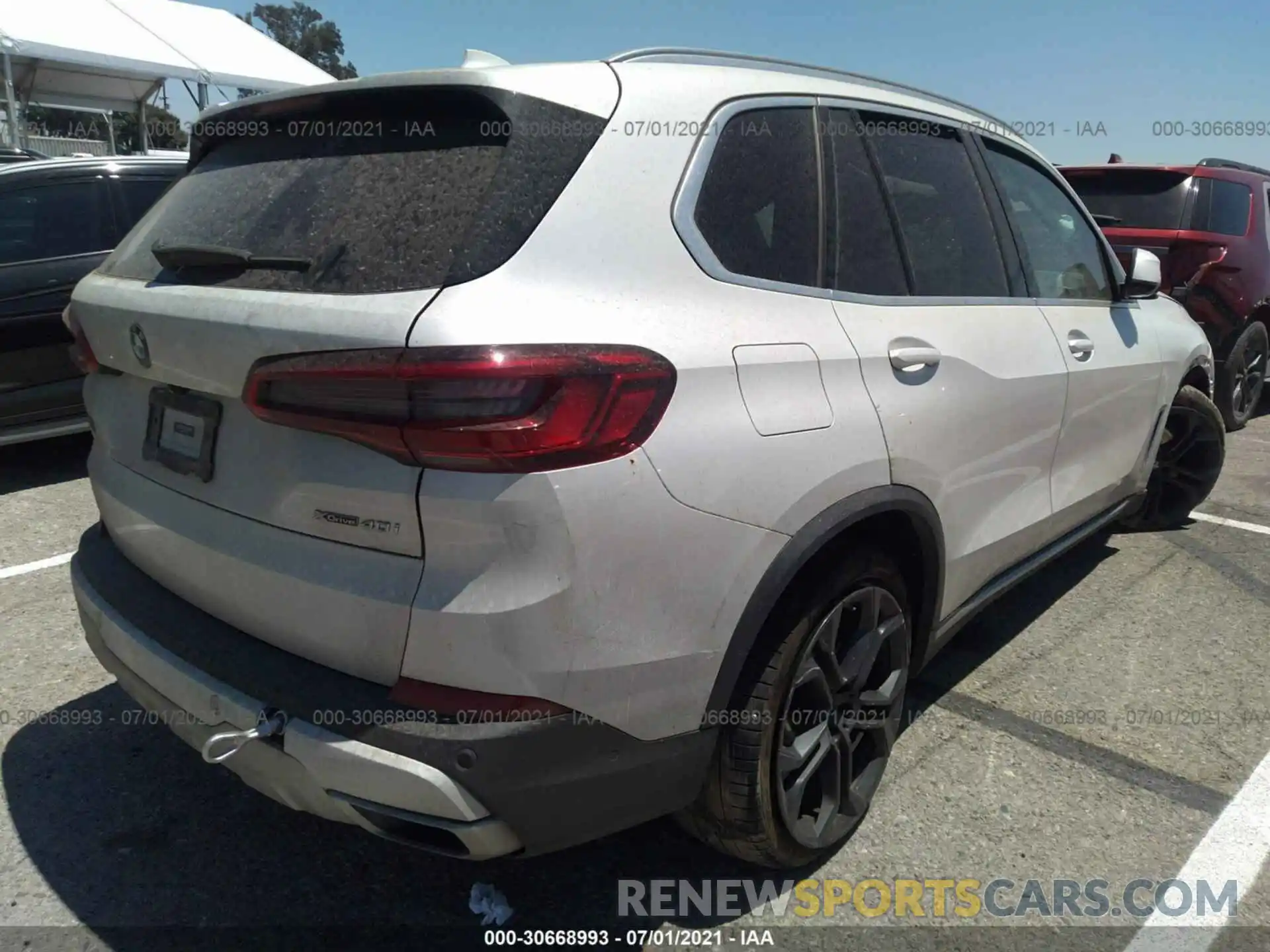 4 Photograph of a damaged car 5UXCR6C52KLL51800 BMW X5 2019