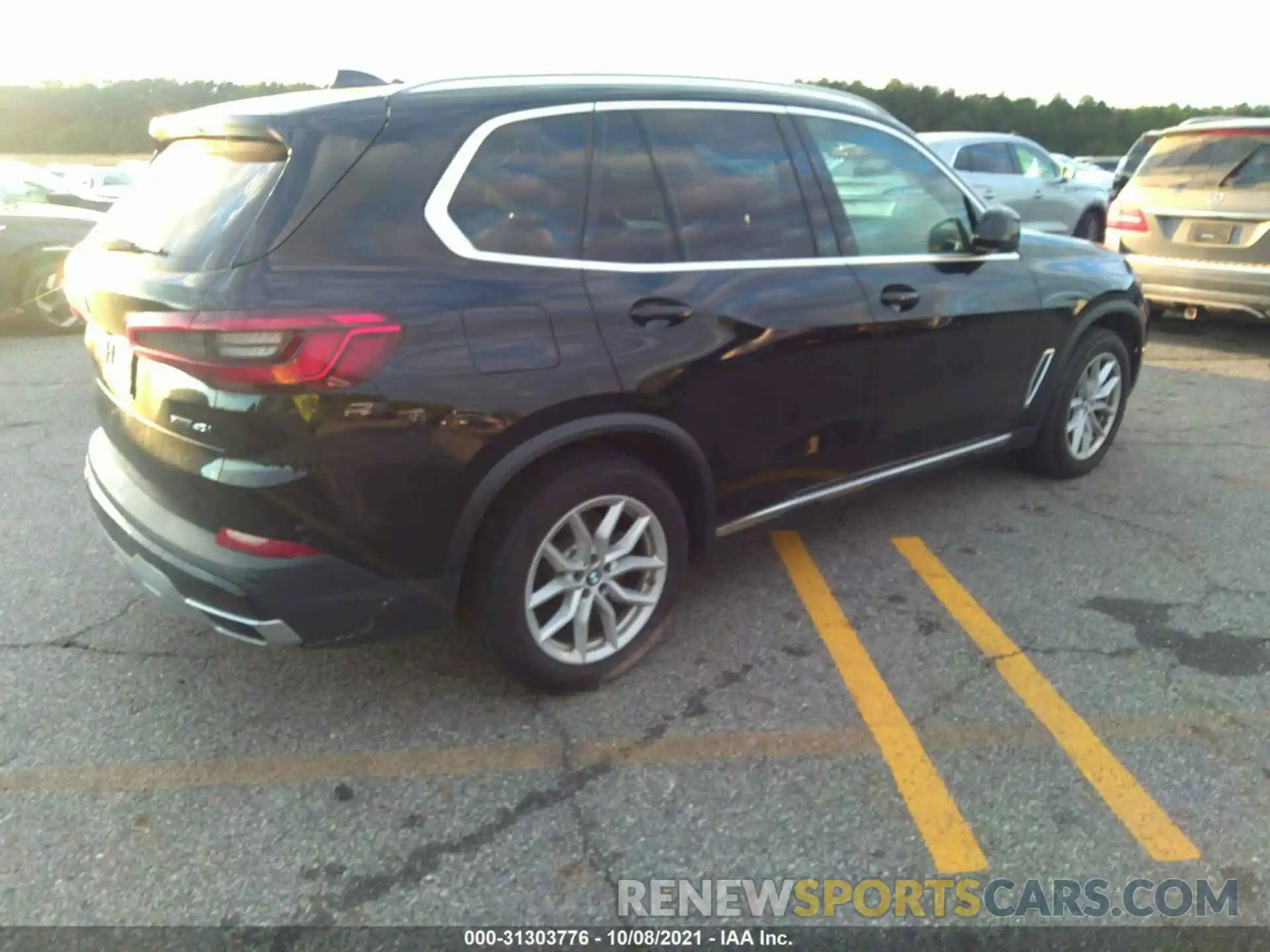 2 Photograph of a damaged car 5UXCR6C53KLK83801 BMW X5 2019