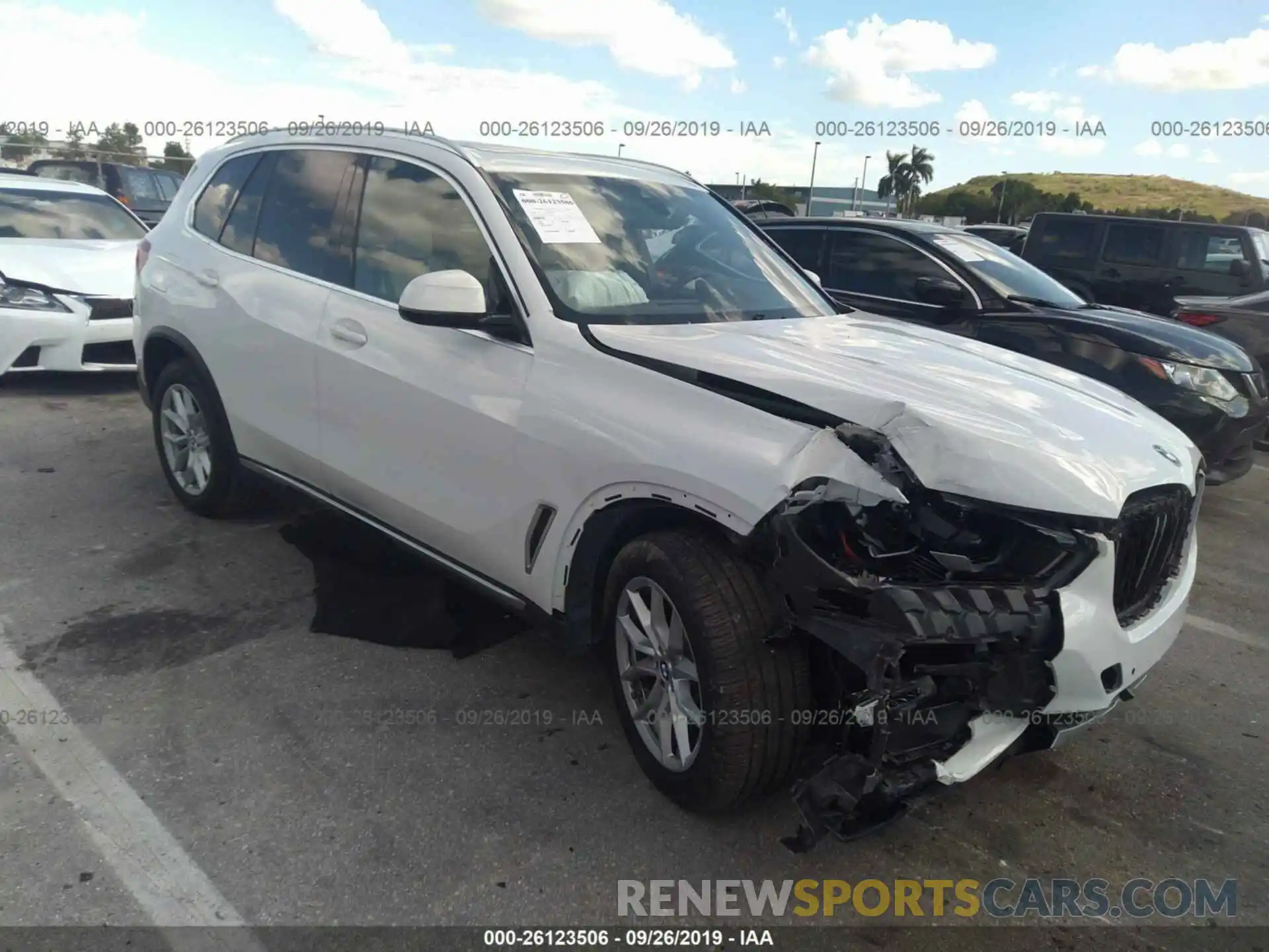 1 Фотография поврежденного автомобиля 5UXCR6C53KLL08938 BMW X5 2019