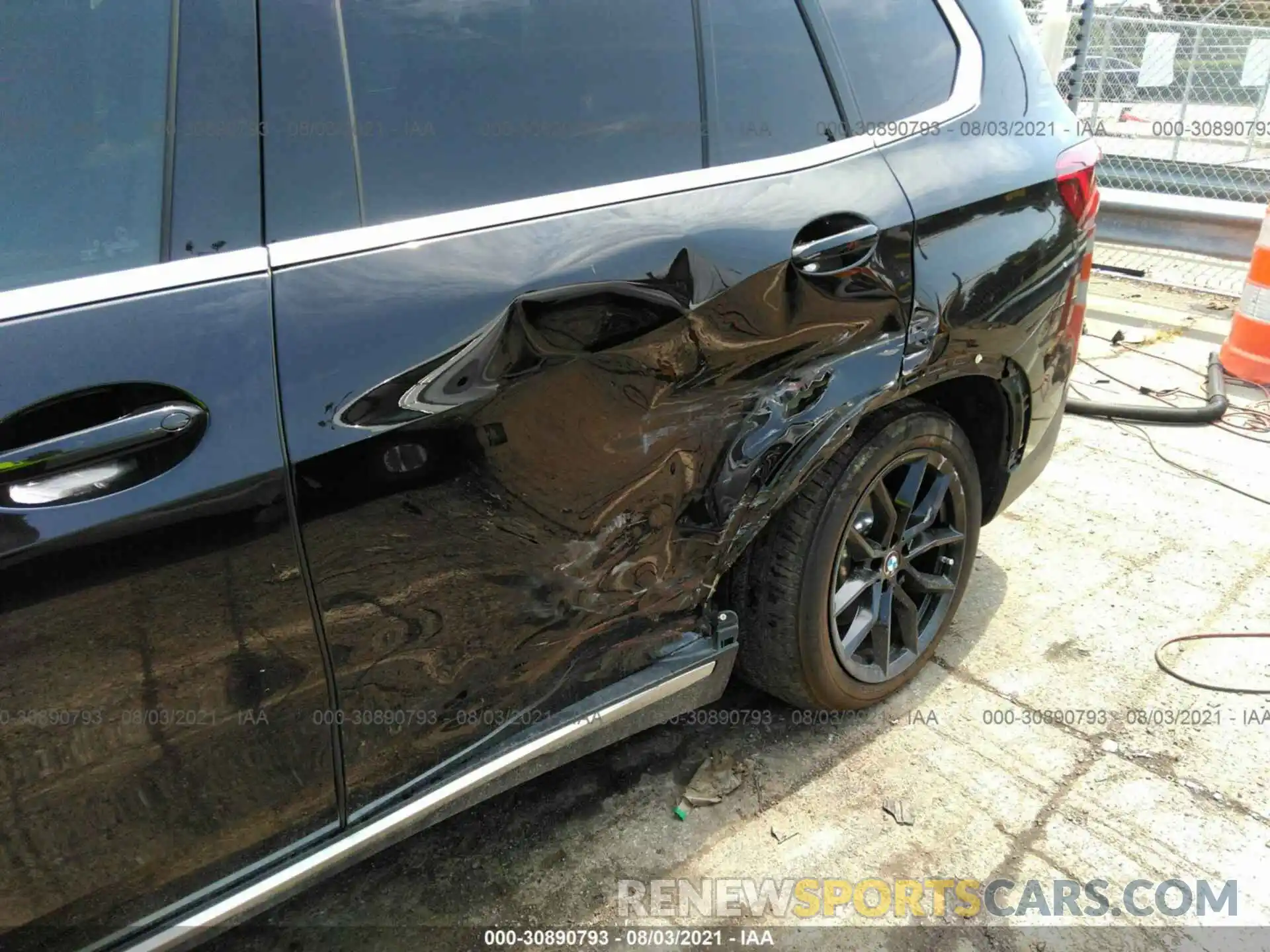 6 Photograph of a damaged car 5UXCR6C53KLL26713 BMW X5 2019